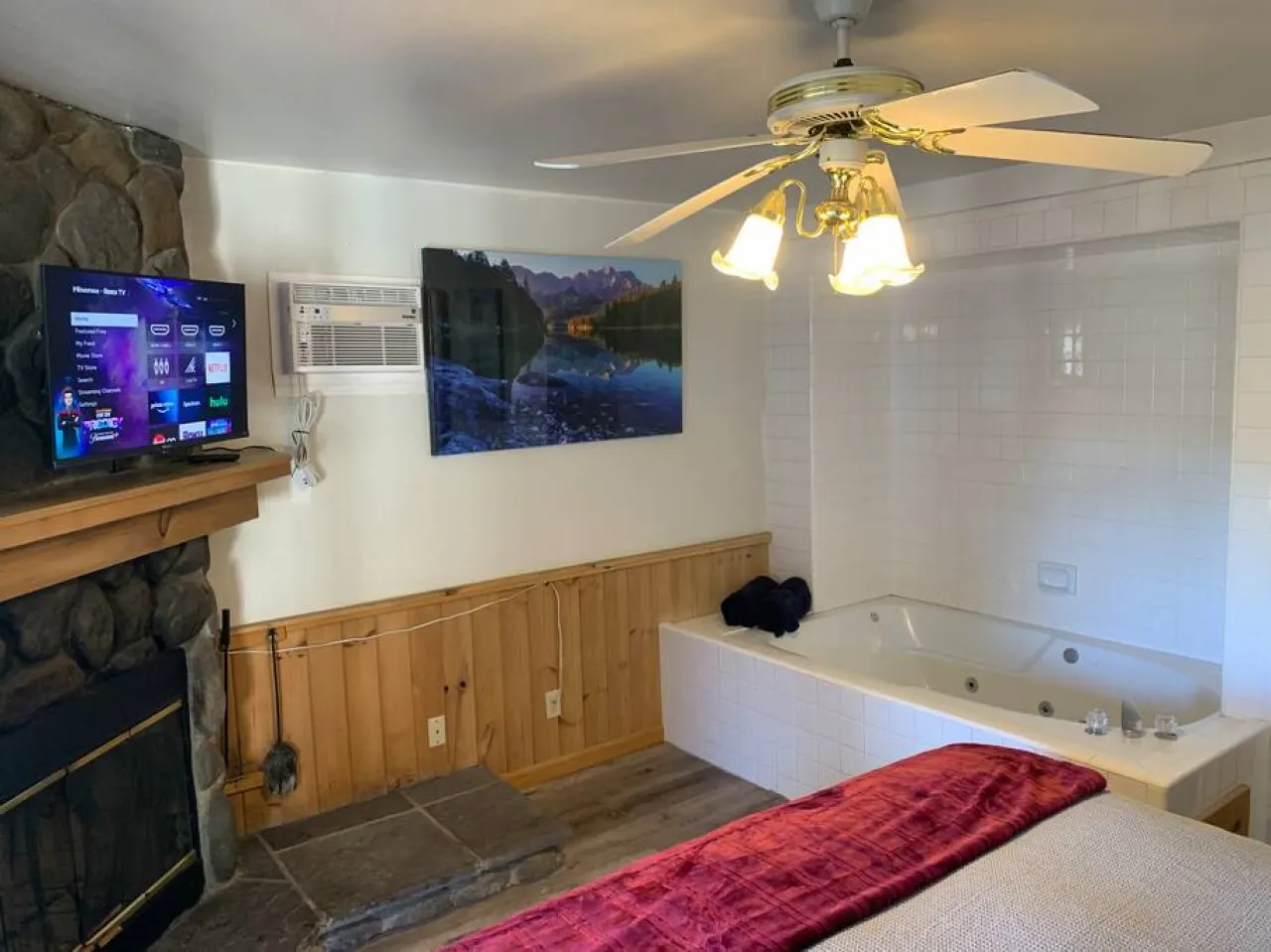 Lake-View Lodge Cabin #7 ( 2 BR Near The Village) 5