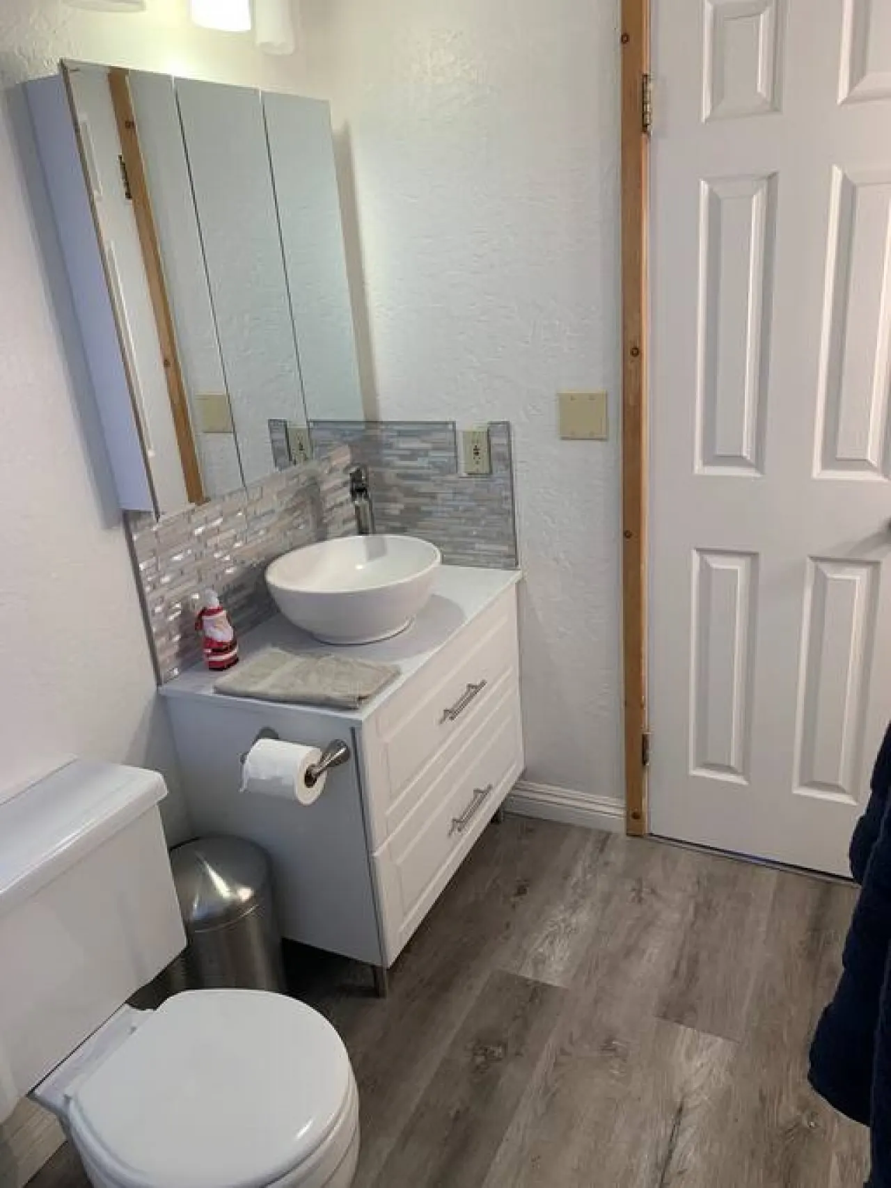 Lake-View Lodge Cabin #7 ( 2 BR Near The Village) 7