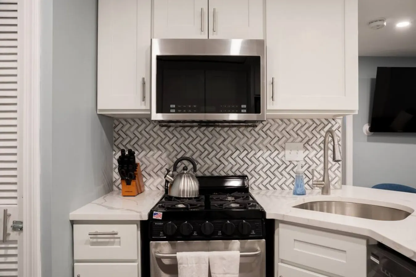 Wonderful Back Bay 1br/1ba Short walk to Fenway! 4