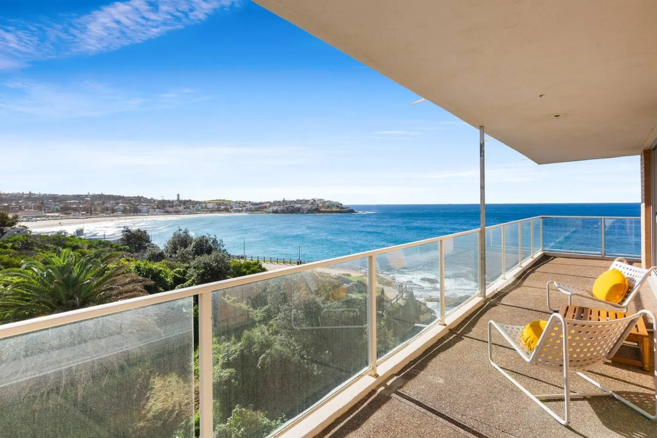 Oceanfront Bondi Escape with Spectacular Views