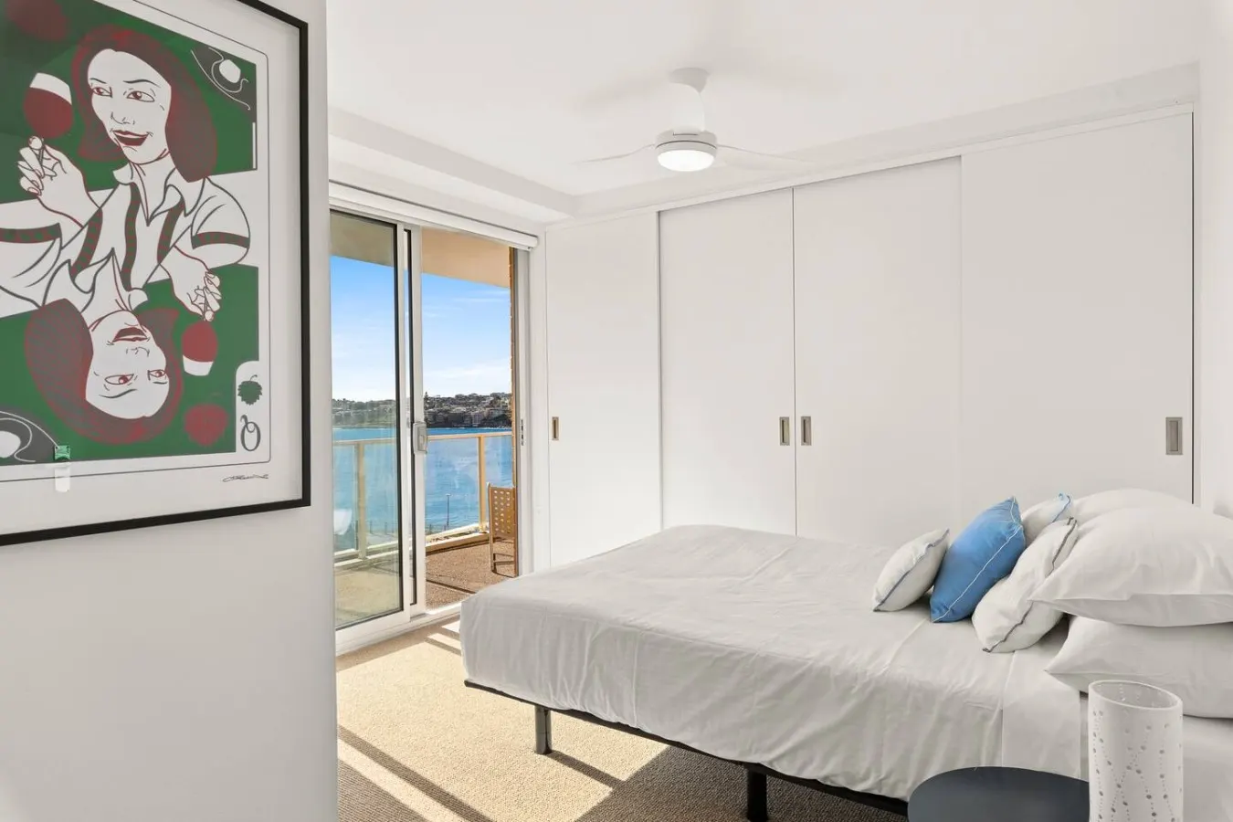 Oceanfront Bondi Escape with Spectacular Views 11