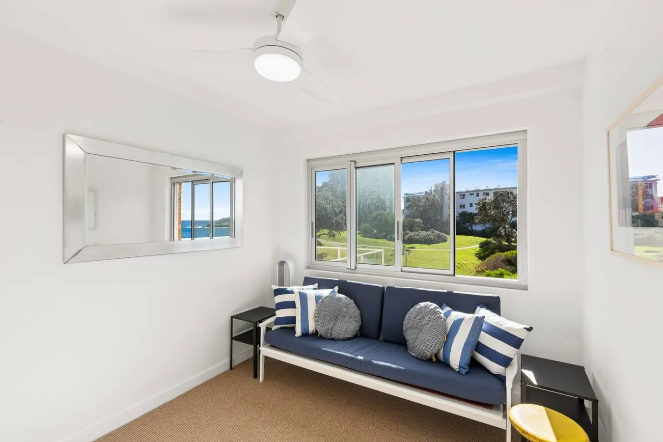 Oceanfront Bondi Escape with Spectacular Views 12