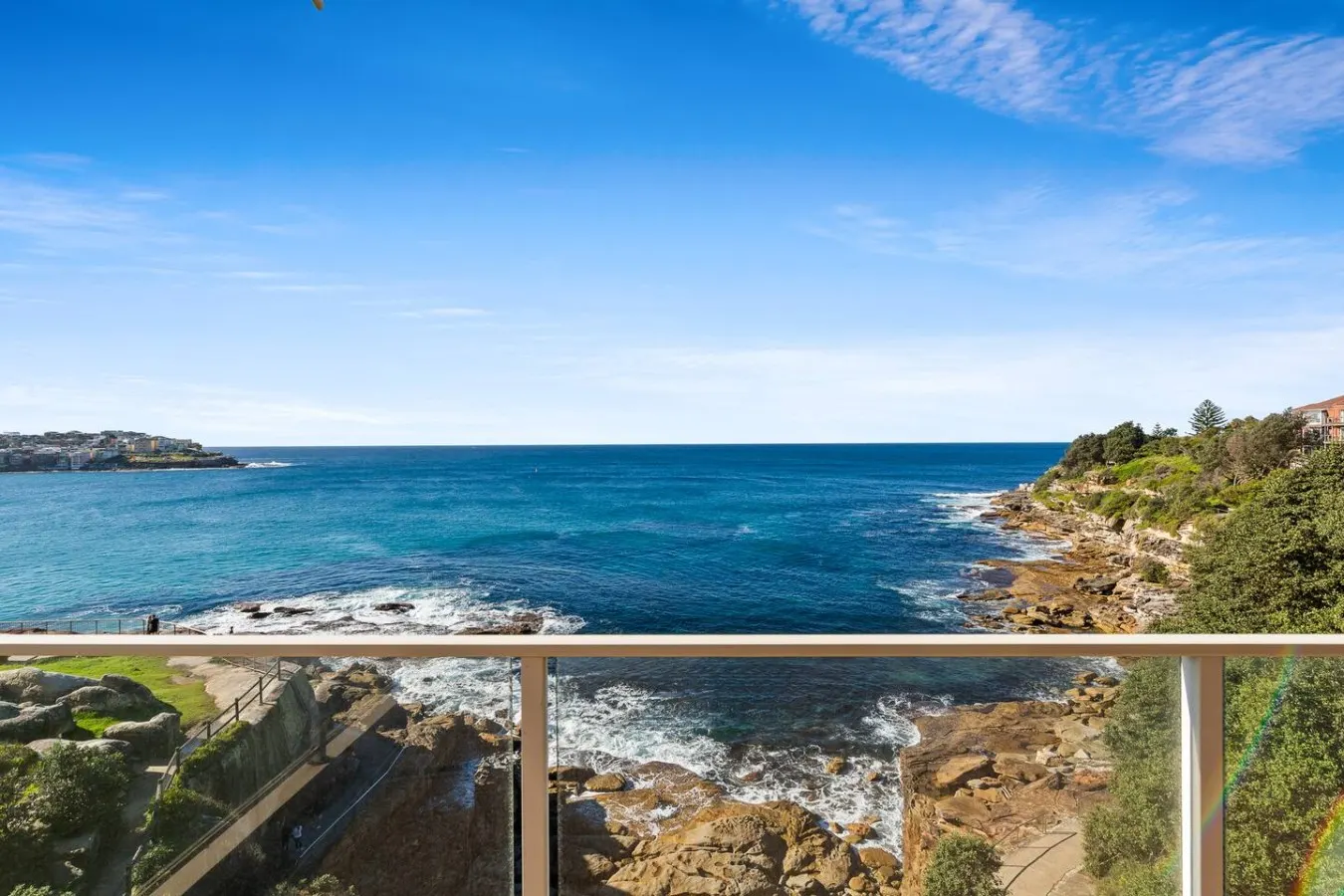 Oceanfront Bondi Escape with Spectacular Views 13