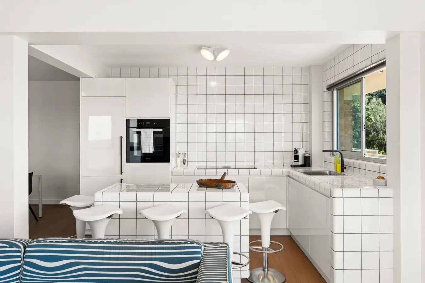 Oceanfront Bondi Escape with Spectacular Views 18