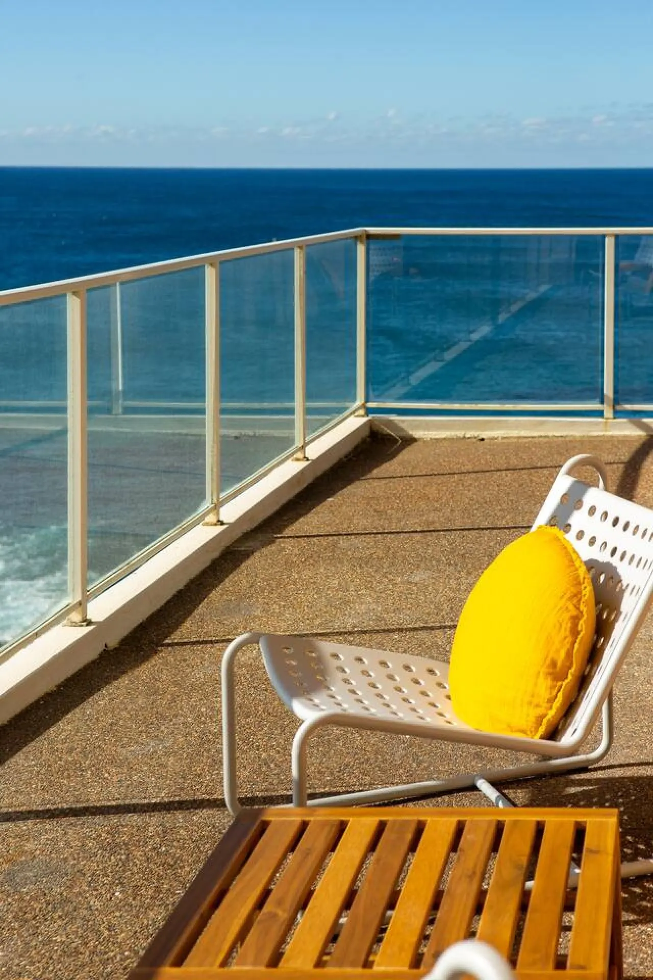 Oceanfront Bondi Escape with Spectacular Views 20