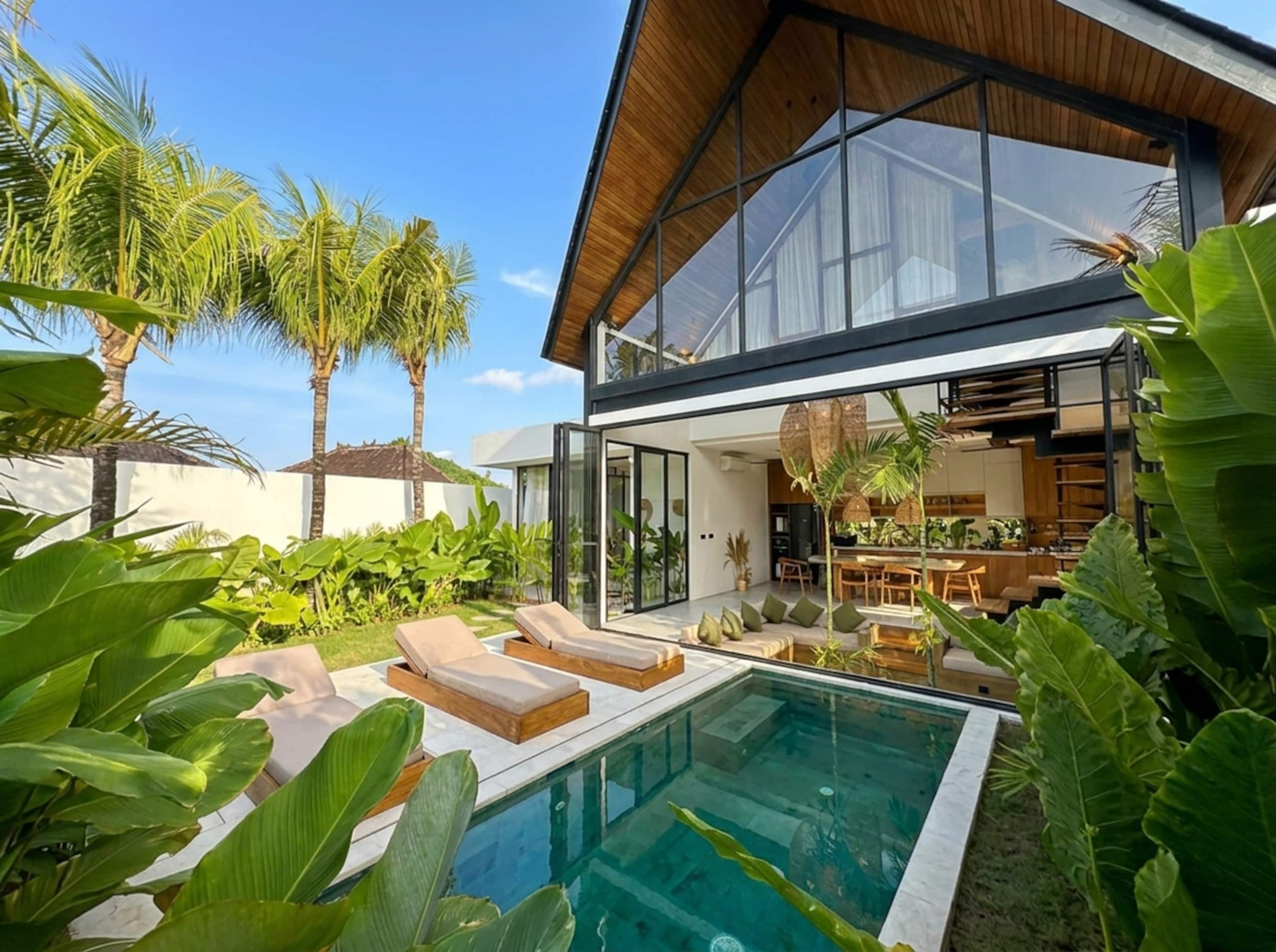 Baliwood By The Beach | 3BR Villa + Home Cinema