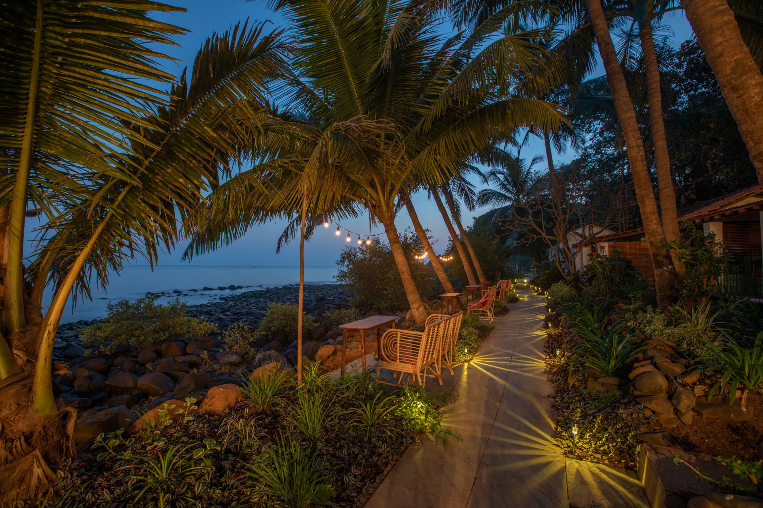 Charming sea-facing room with verandah 19