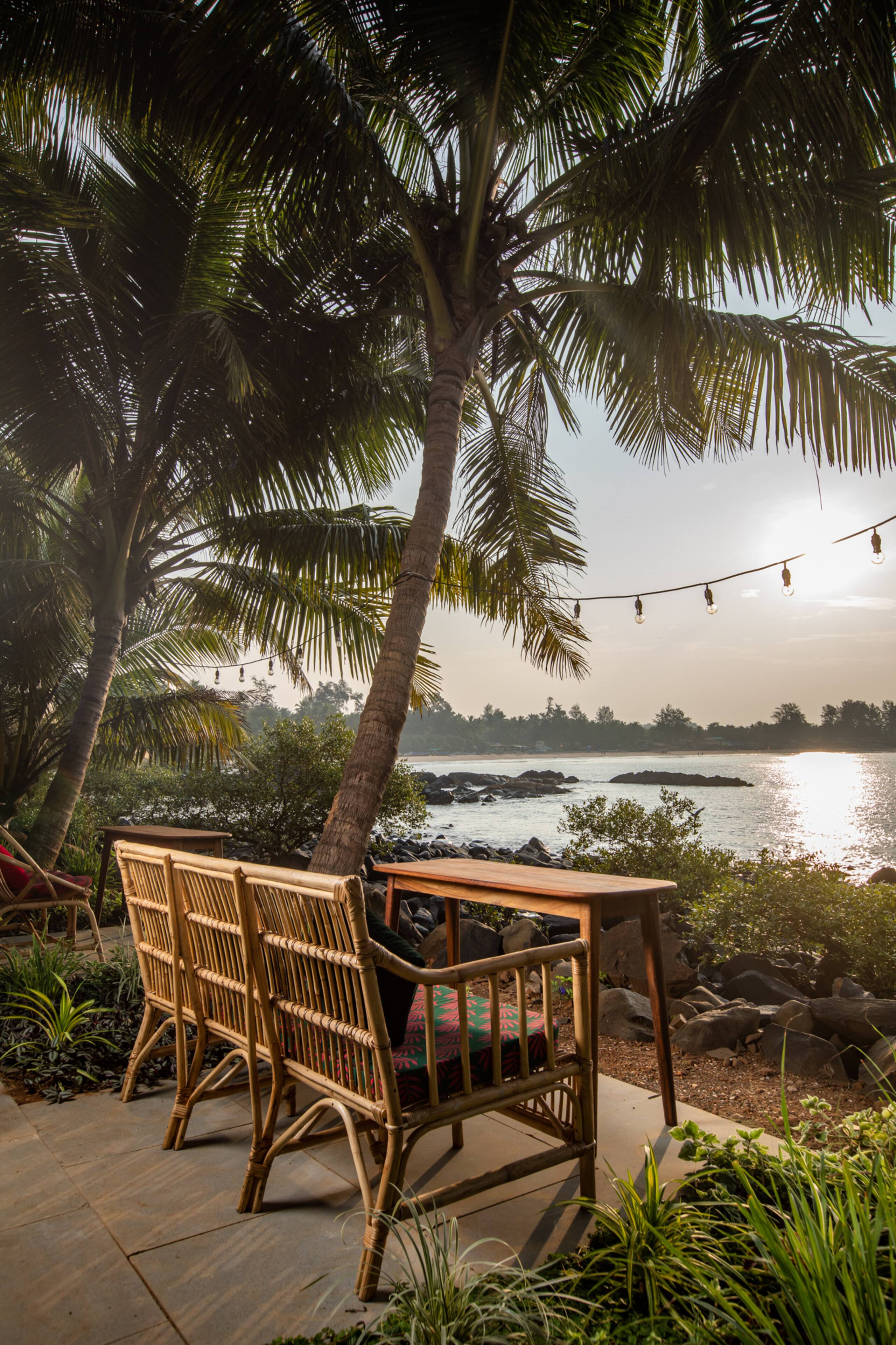 Charming sea-facing room with verandah 14