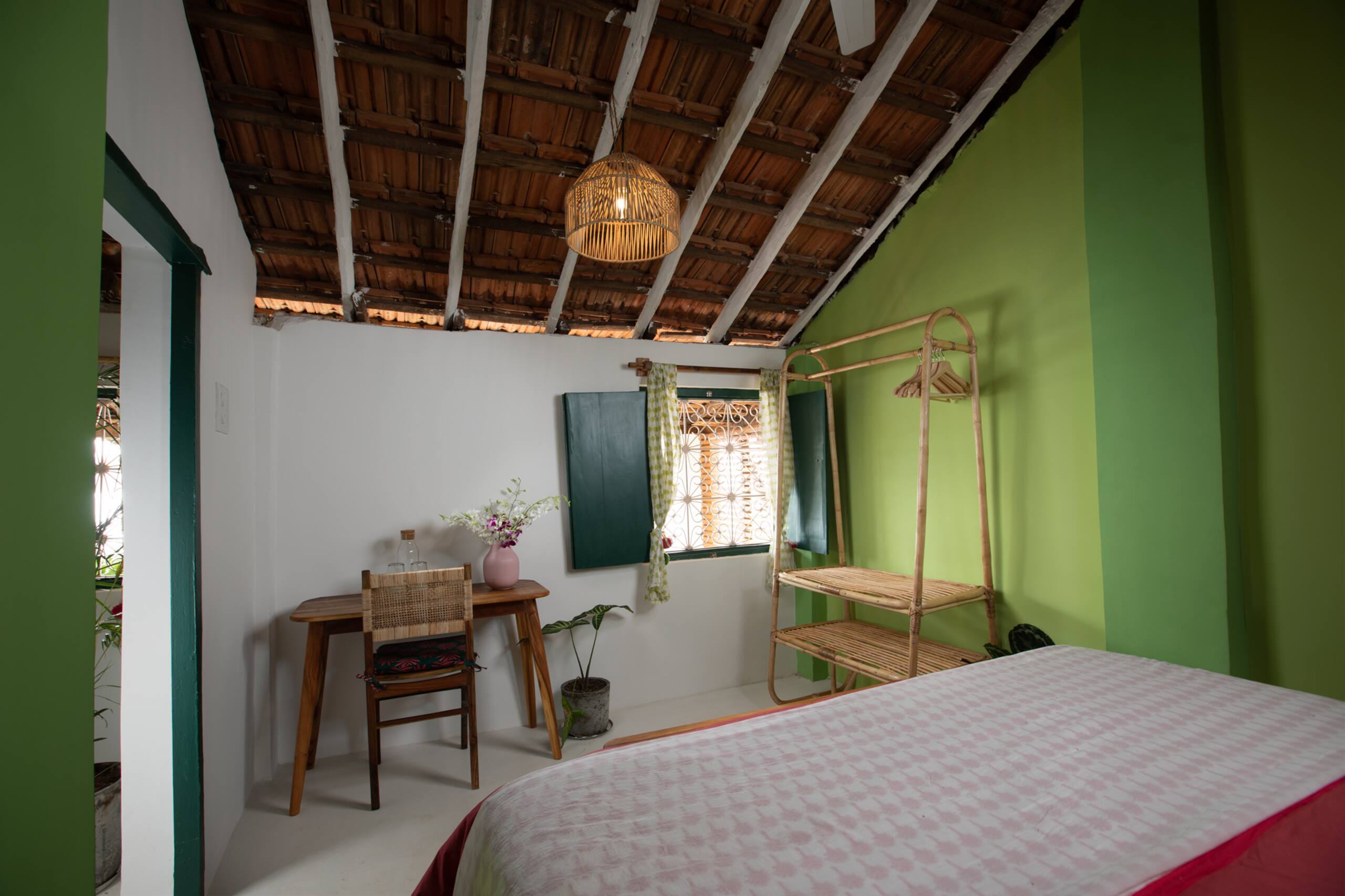 Charming sea-facing room with verandah 5