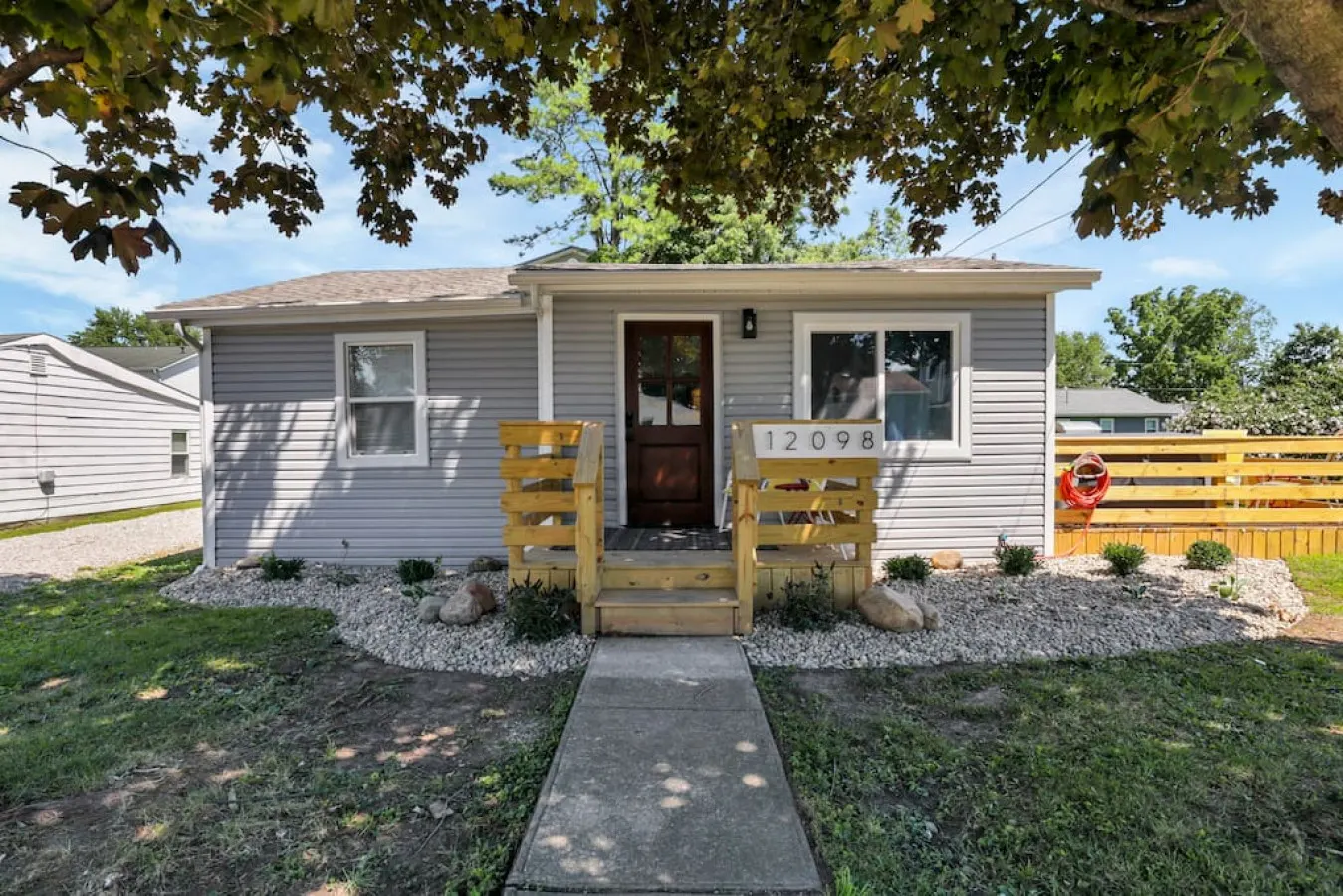 Buckeye Lake: Sows on Sixth