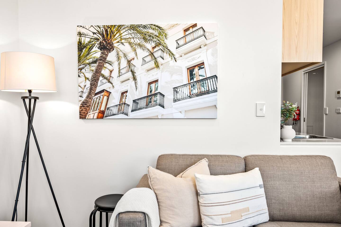 Seaspray - Harbour & City Views - Free Parking 2
