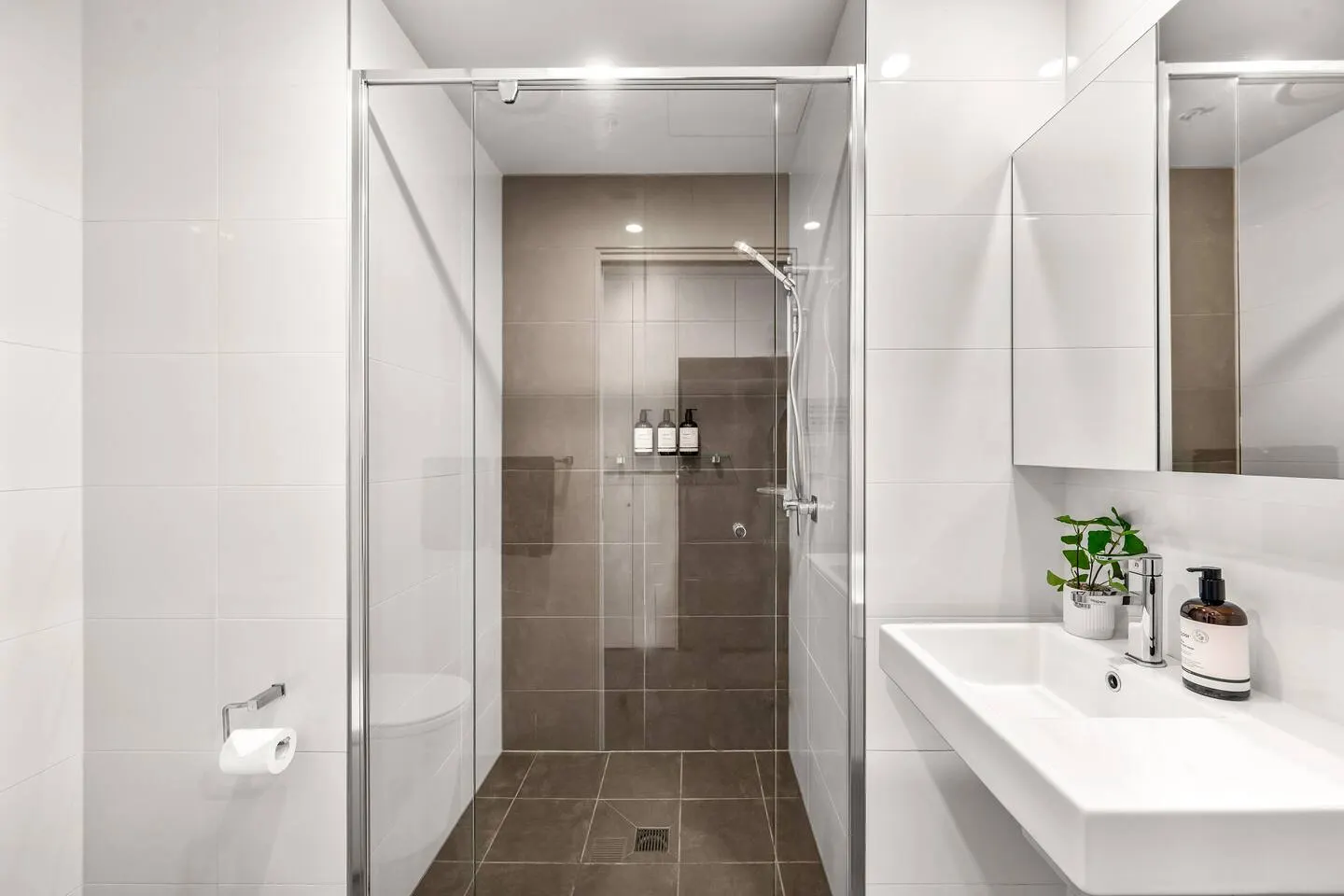 Seaspray - Harbour & City Views - Free Parking 10