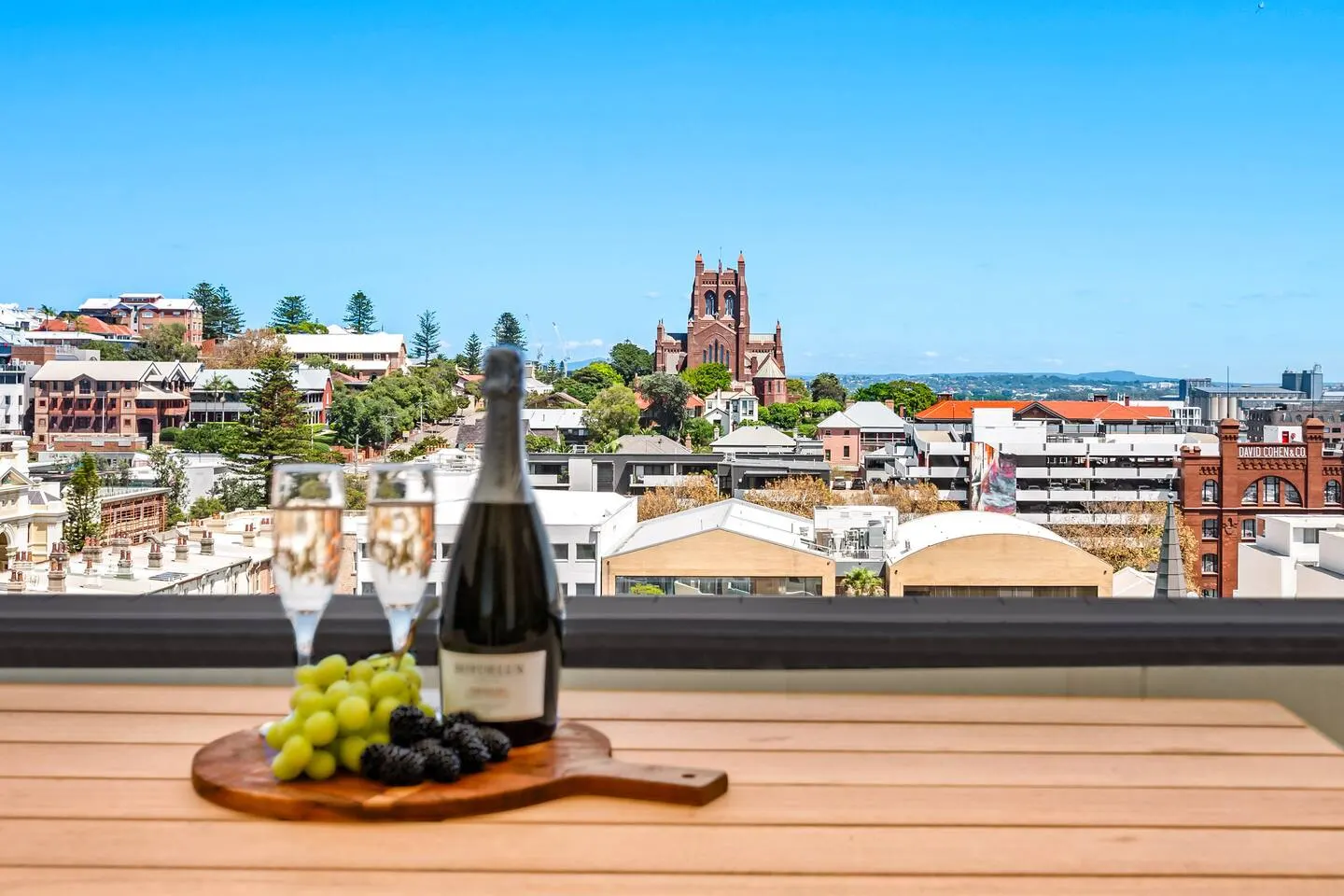 Seaspray - Harbour & City Views - Free Parking 18