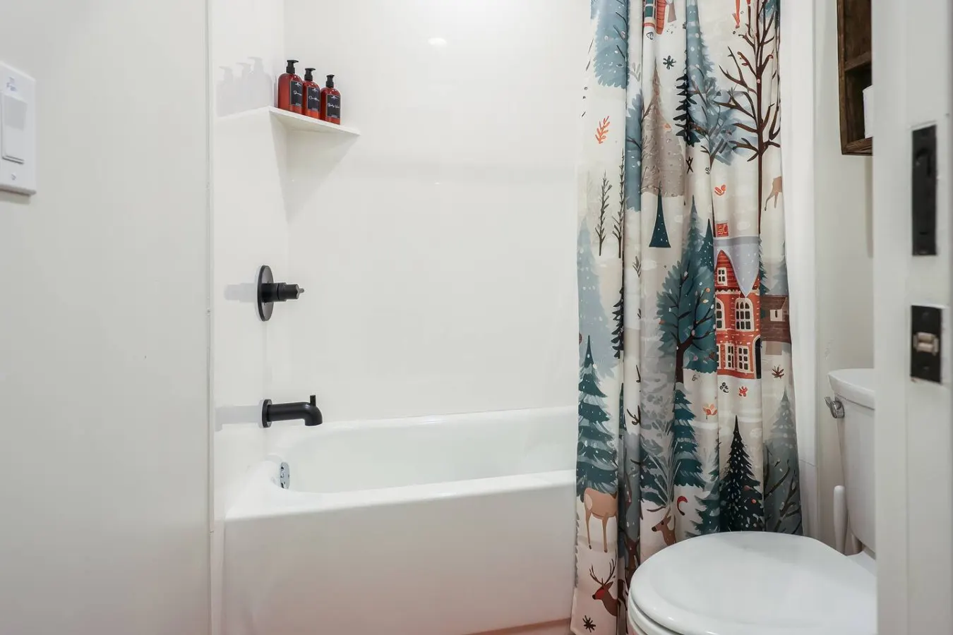 Luxury Munds Park Cabin Hot Tub + Firepit 18