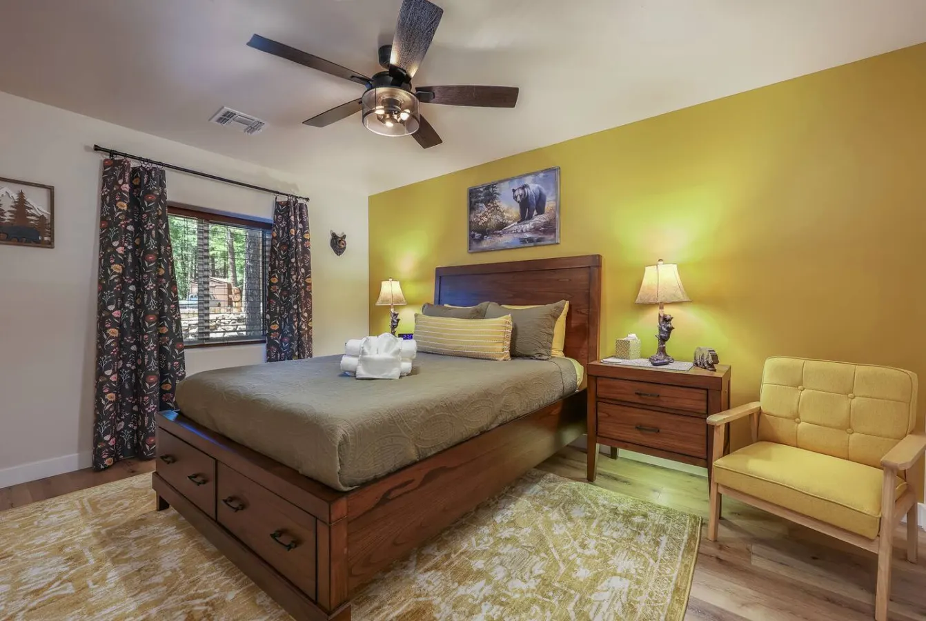 Luxury Munds Park Cabin Hot Tub + Firepit 20