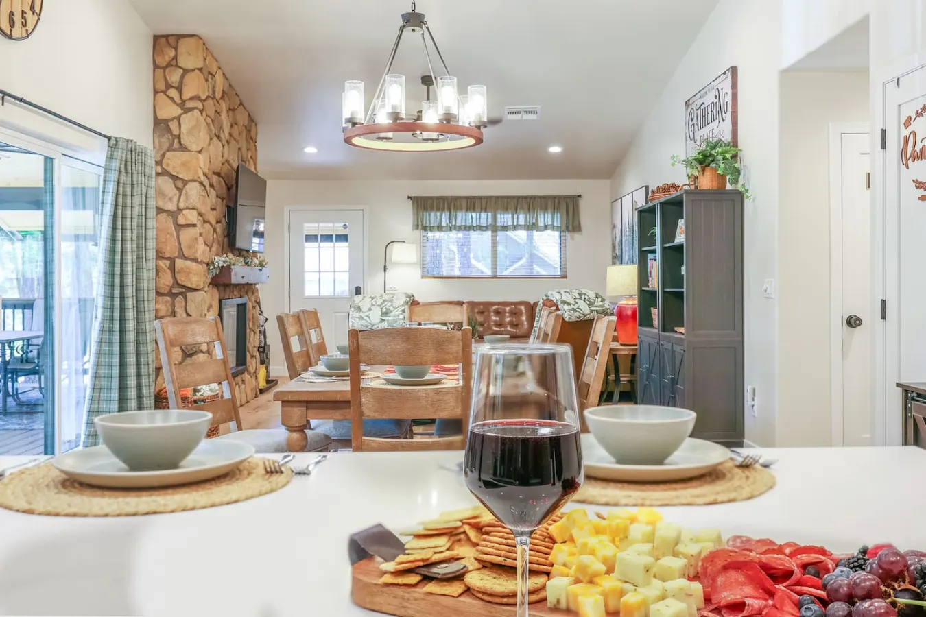 Luxury Munds Park Cabin Hot Tub + Firepit 6