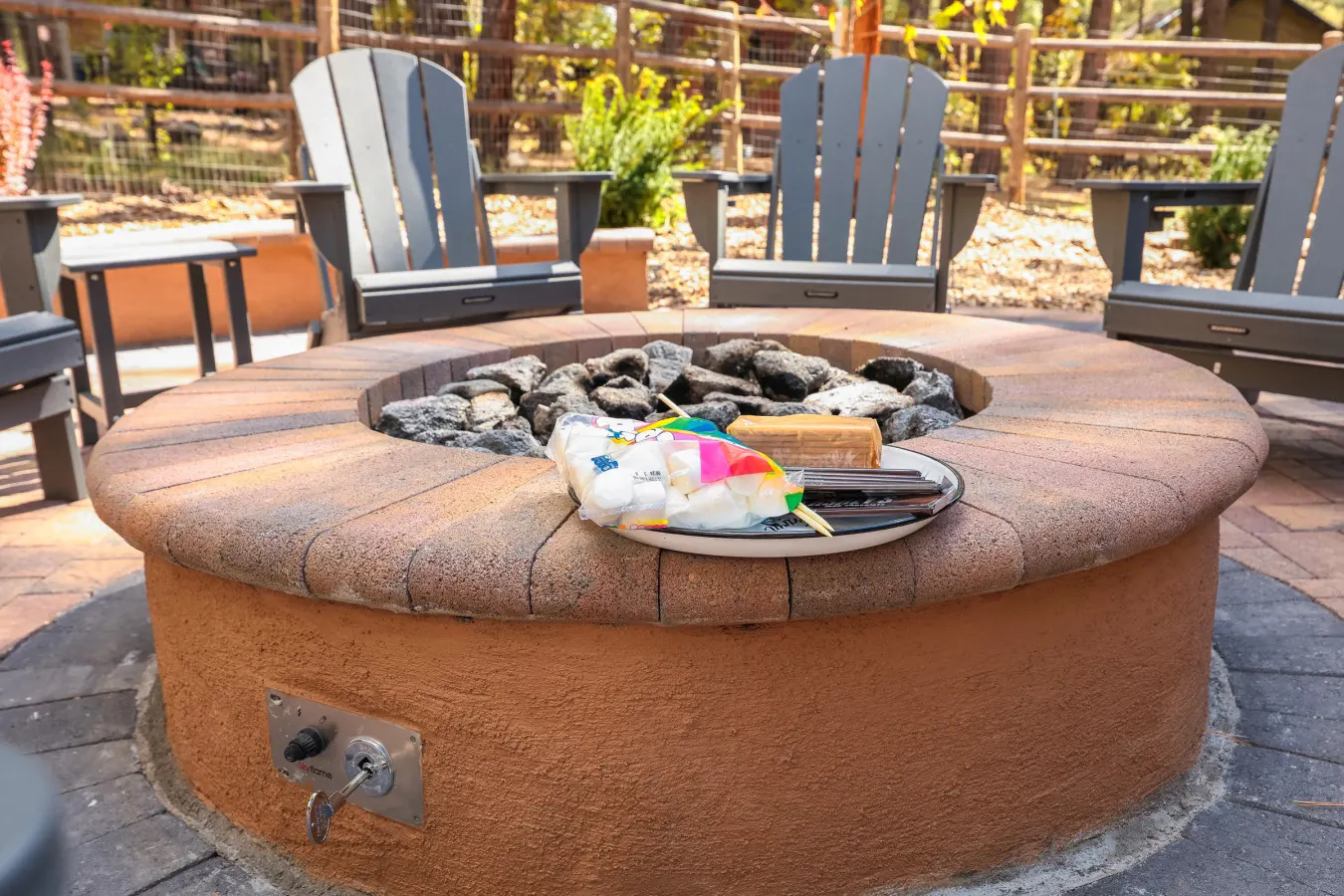 Luxury Munds Park Cabin Hot Tub + Firepit 7