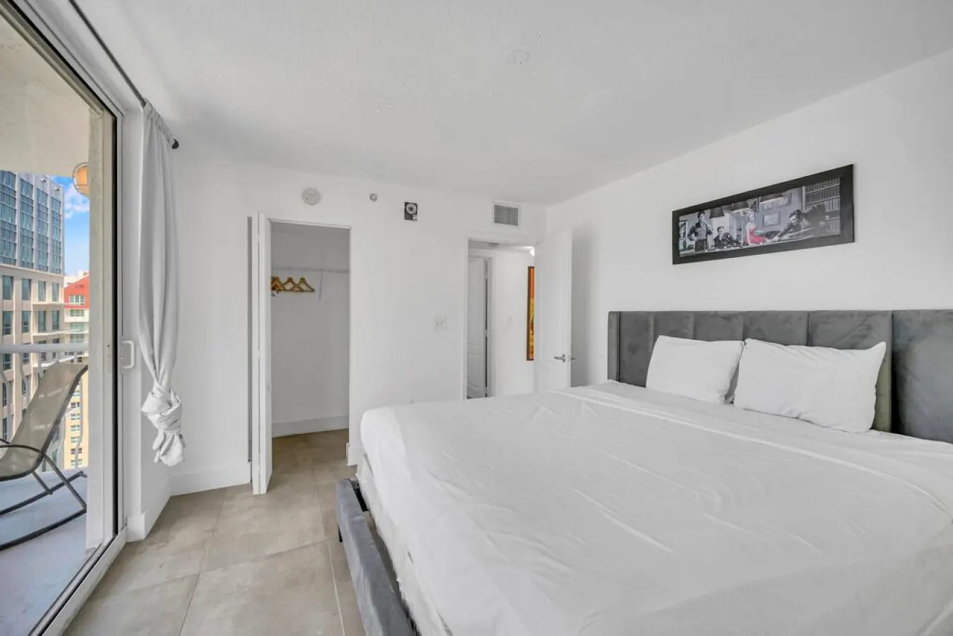 Amazing spacious unit 37th floor 15