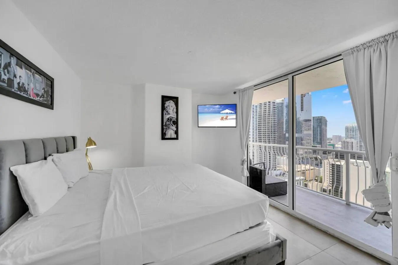 Amazing spacious unit 37th floor 16