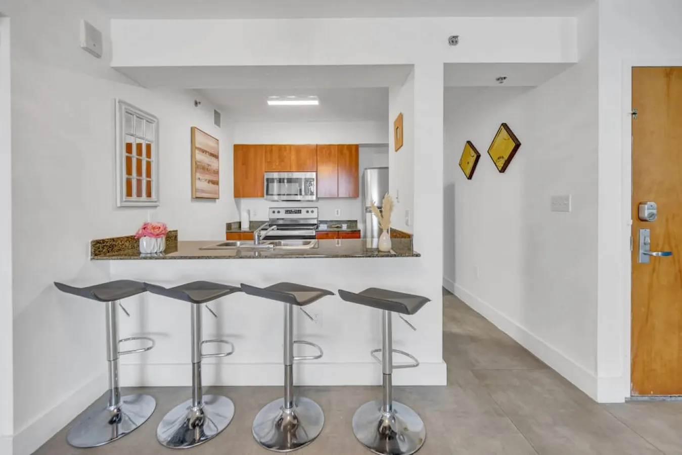 Amazing spacious unit 37th floor 6
