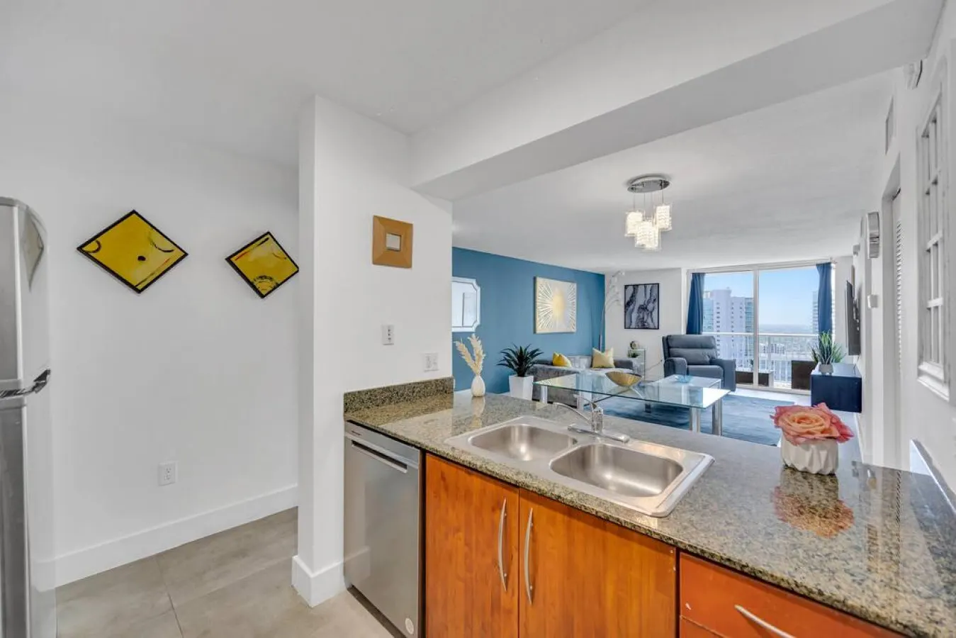 Amazing spacious unit 37th floor 7