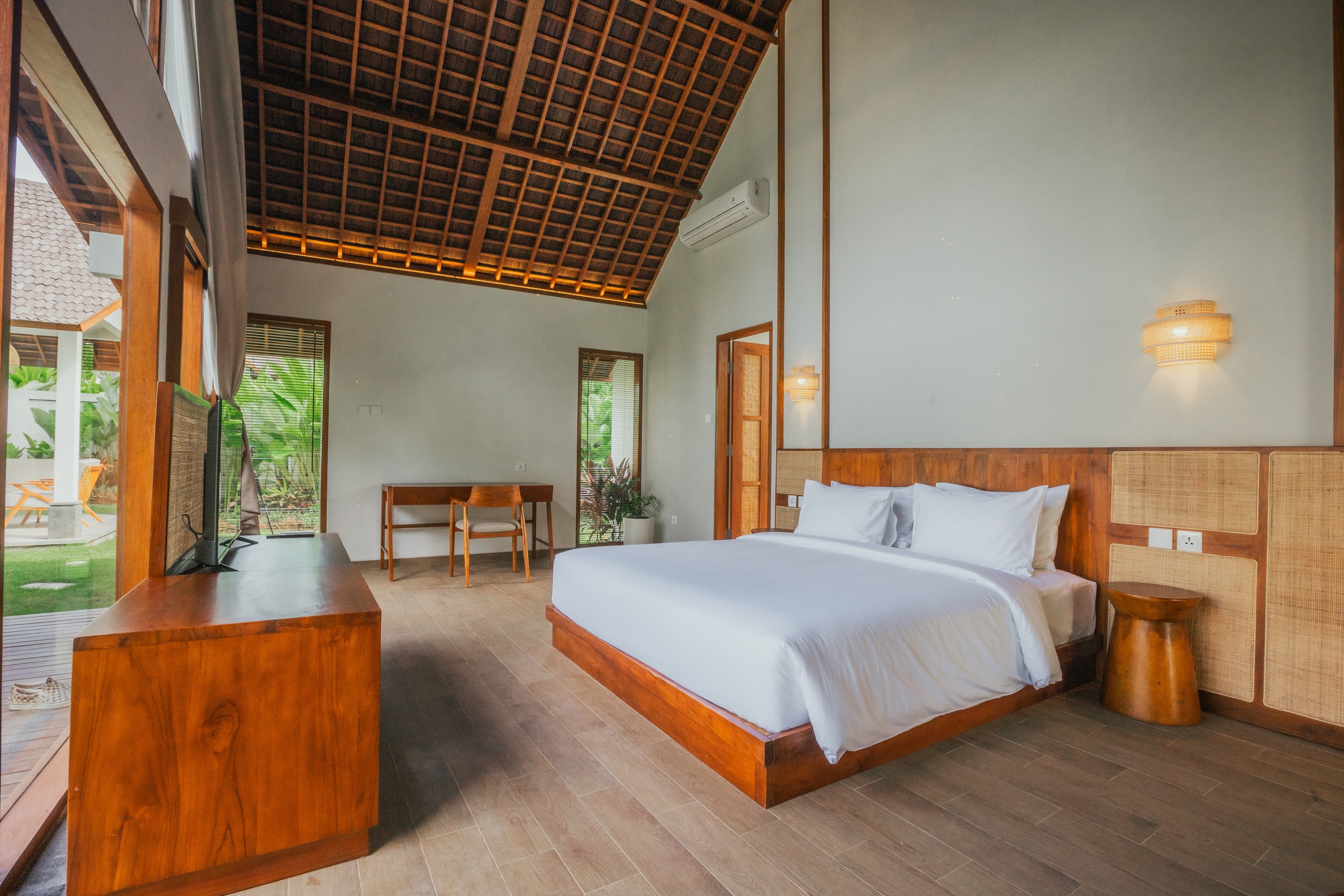 2 Bed Rooms Private Pool Villas with Breakfast 38