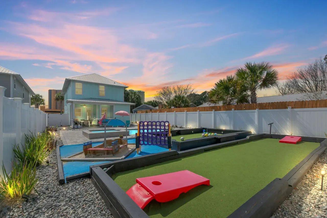 Gulf Breeze Getaway Beach Walk + Backyard Pool 1