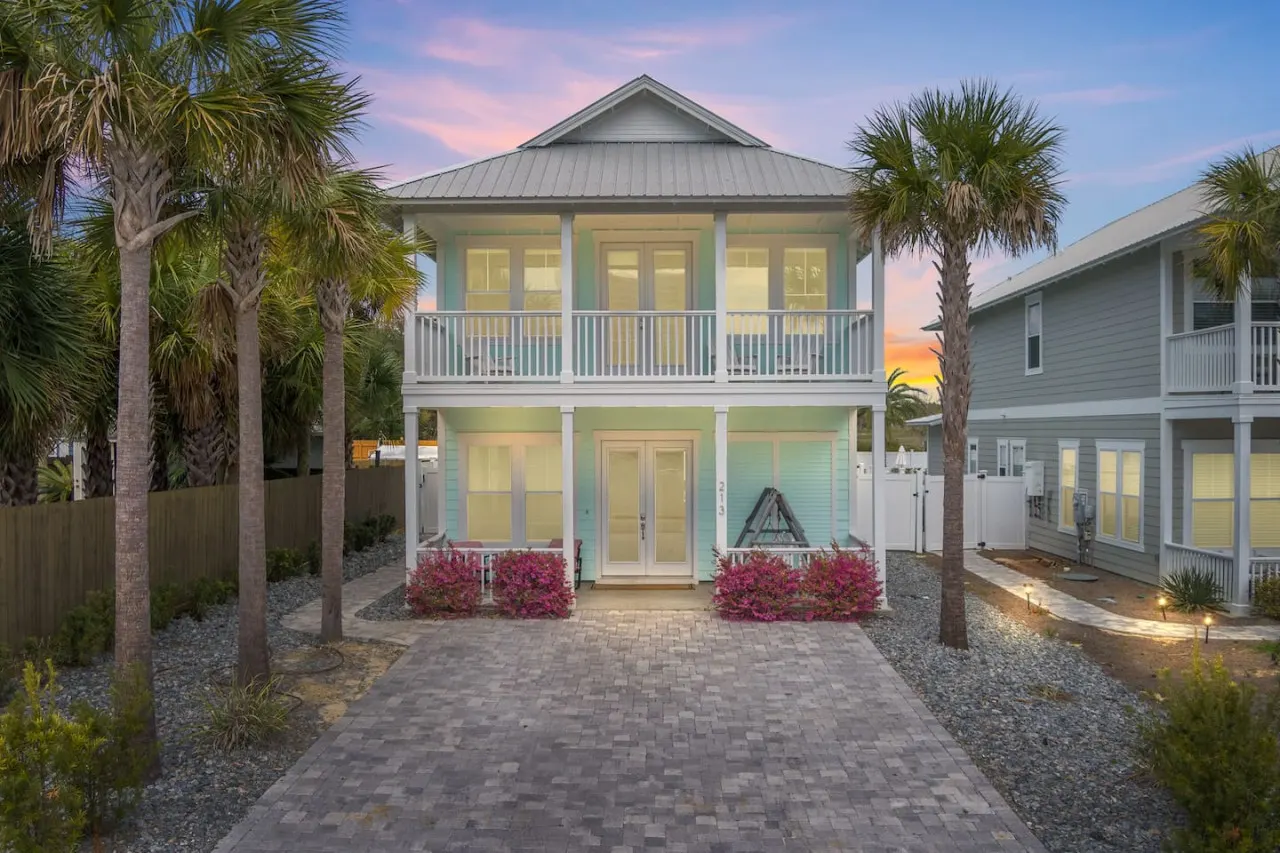 Gulf Breeze Getaway Beach Walk + Backyard Pool 5