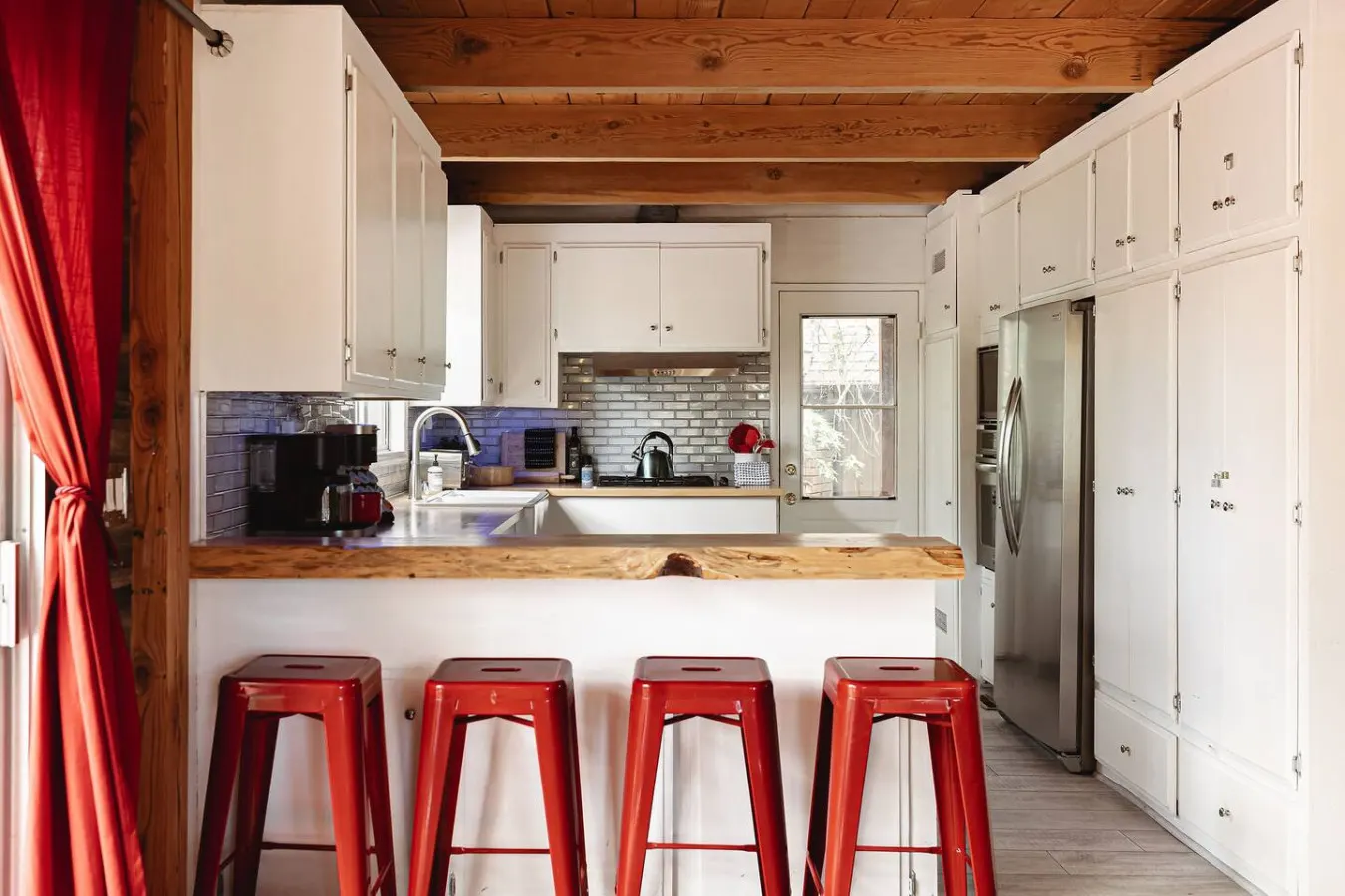 Rumpus Cabin Near Slopes w/ Game room & Hot Tub — photo 4