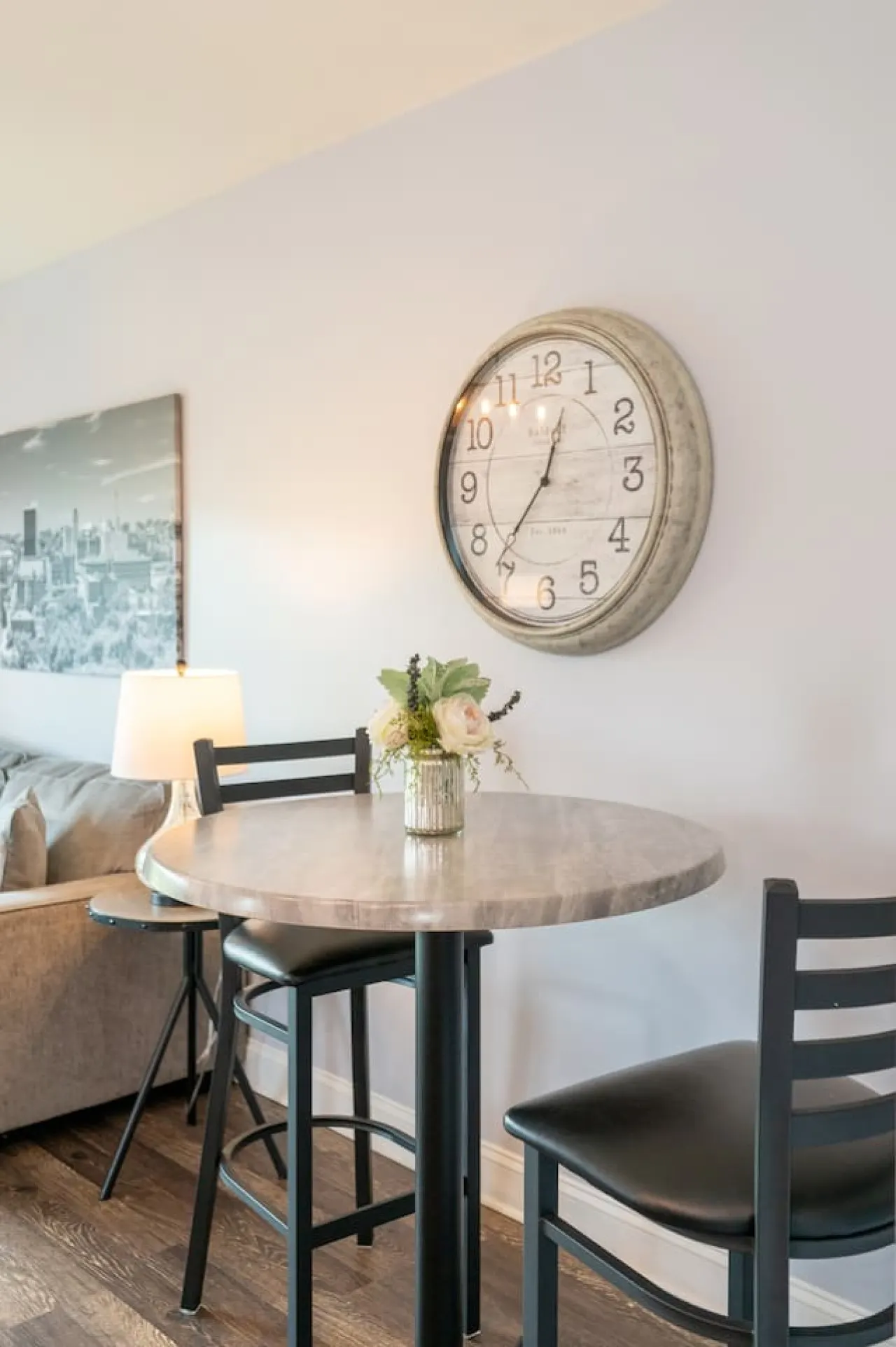 Beautiful Downtown/River VIEWS! Walk Everywhere! 9