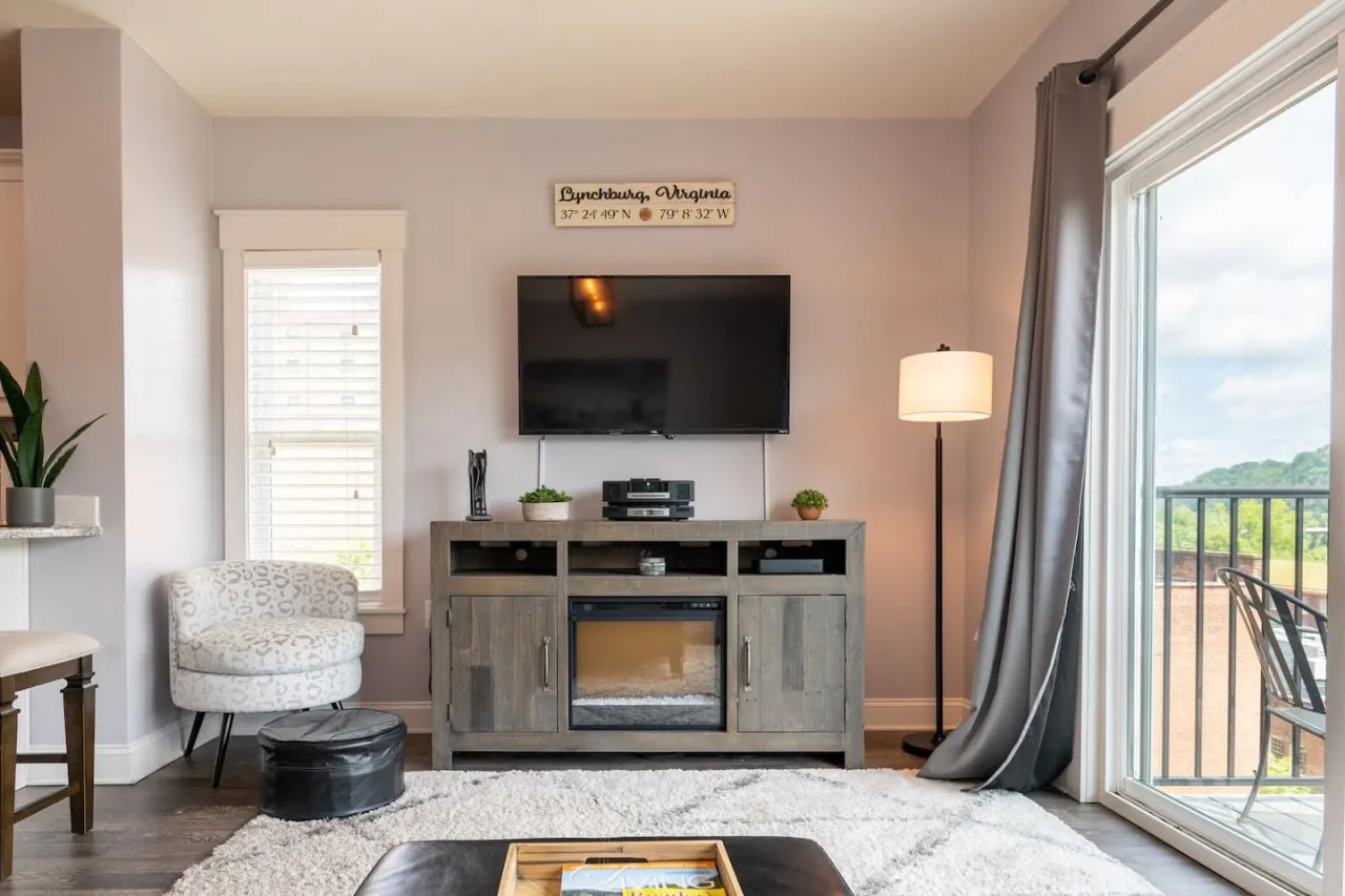 Beautiful Downtown/River VIEWS! Walk Everywhere! 7