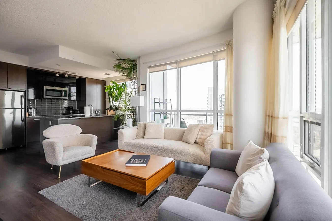 Modern 2BR/2BA • Breathtaking Views • Parking Spot