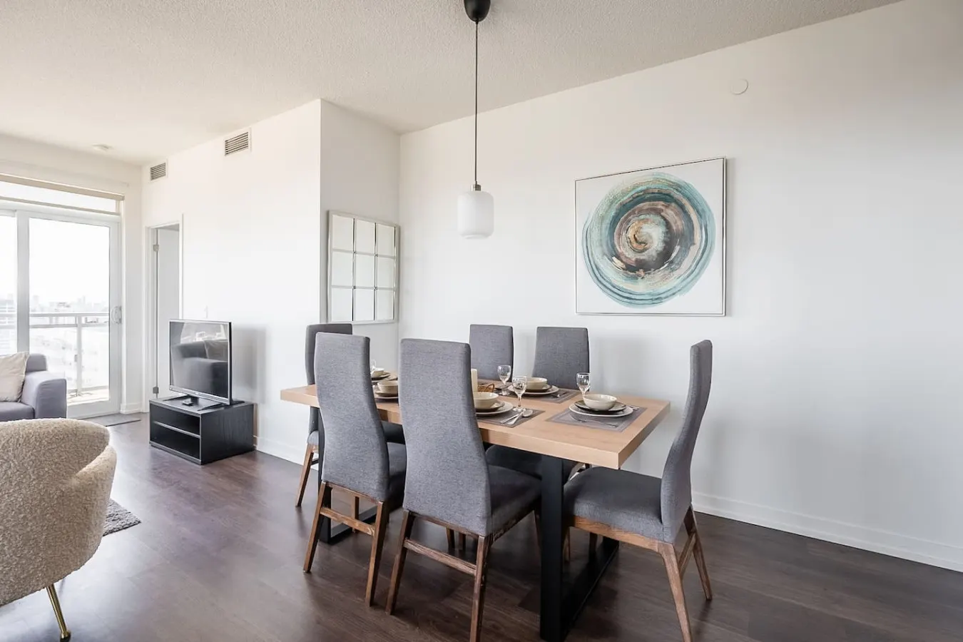 Modern 2BR/2BA Breathtaking Views Parking Spot 12