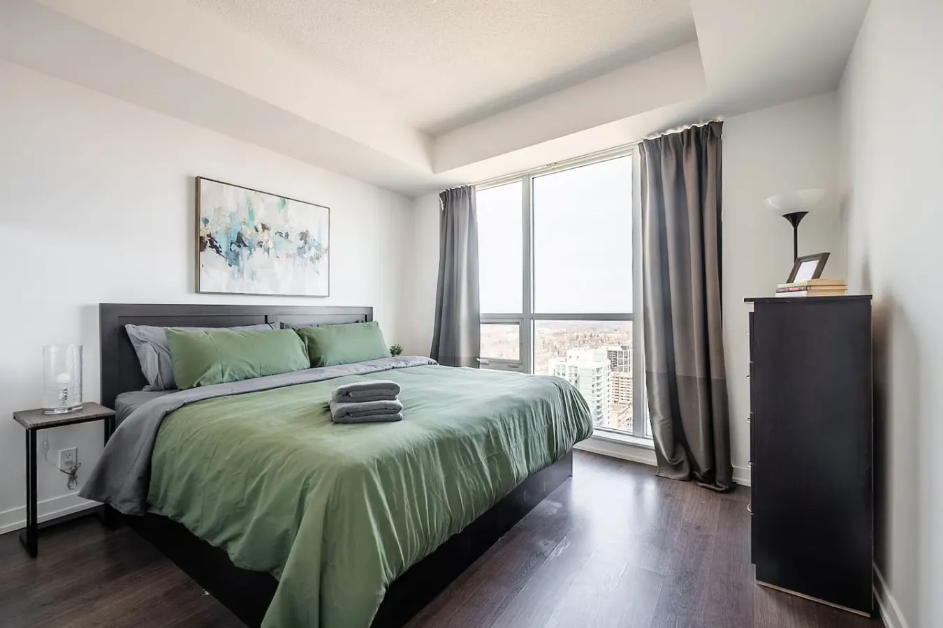 Modern 2BR/2BA Breathtaking Views Parking Spot 14