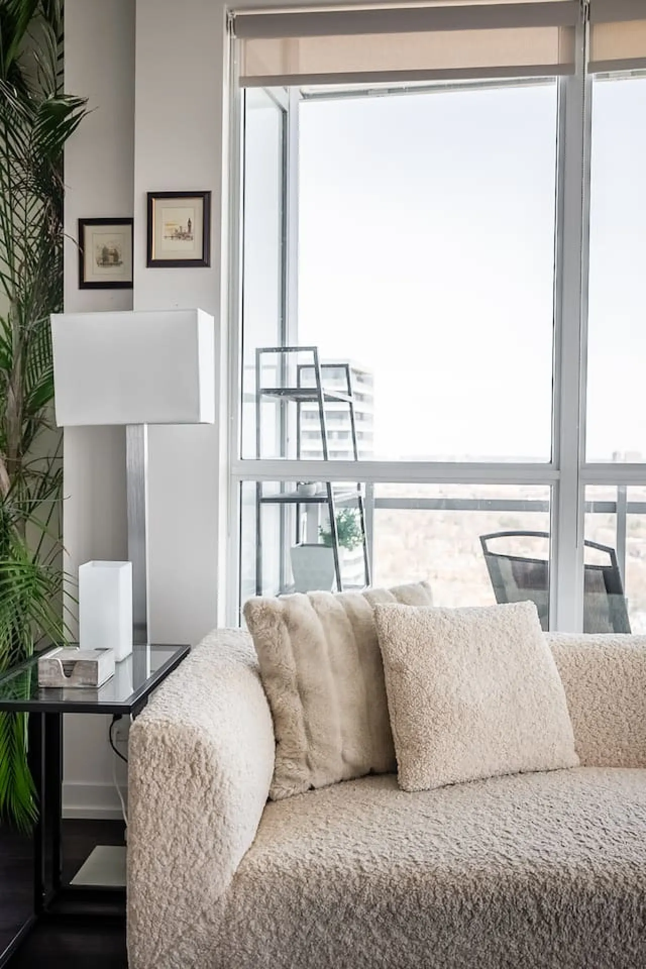 Modern 2BR/2BA Breathtaking Views Parking Spot 4