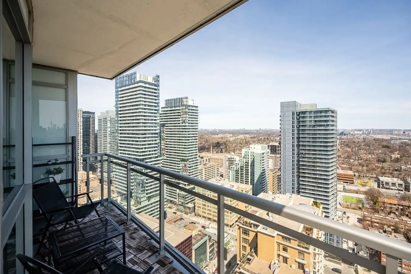 Modern 2BR/2BA Breathtaking Views Parking Spot 5