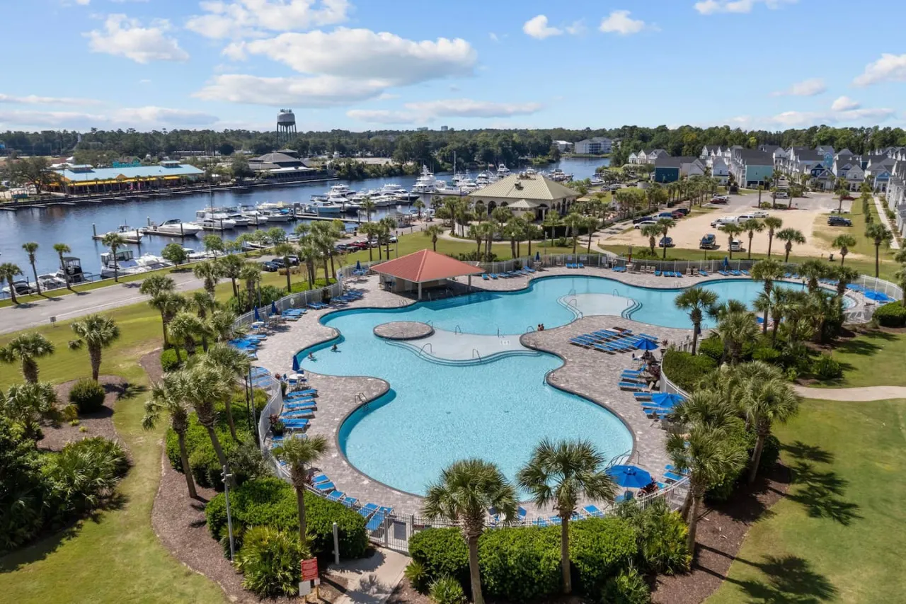 Rest & Relax at Barefoot Resort & Golf — photo 5
