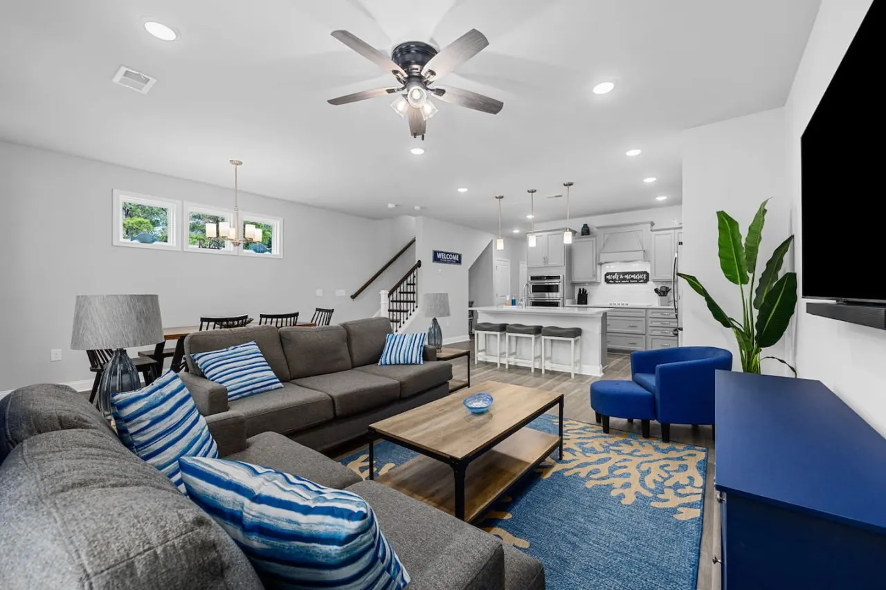 Rest & Relax at Barefoot Resort & Golf 6