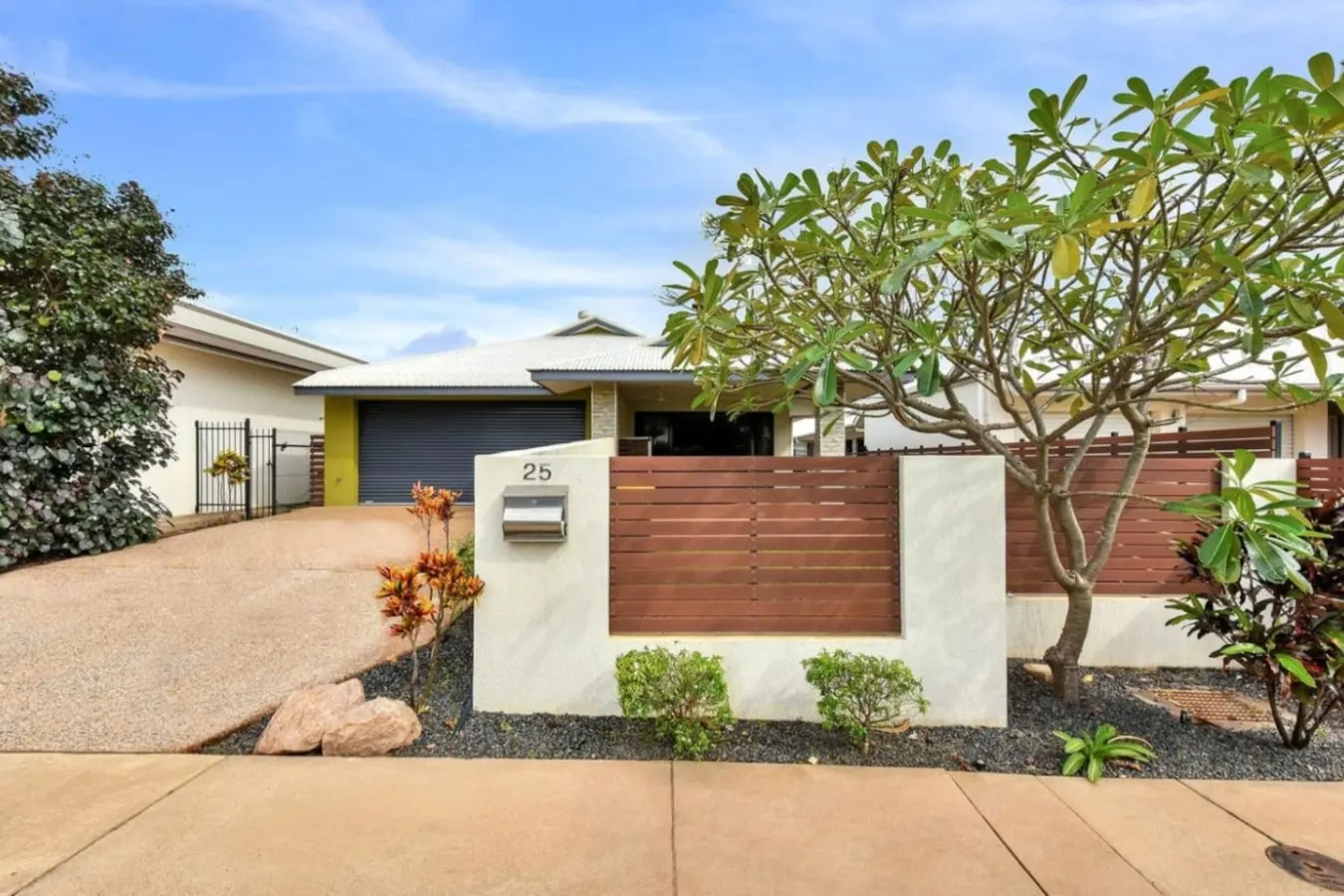 Zen Courtyard: garden - patio - garage 11