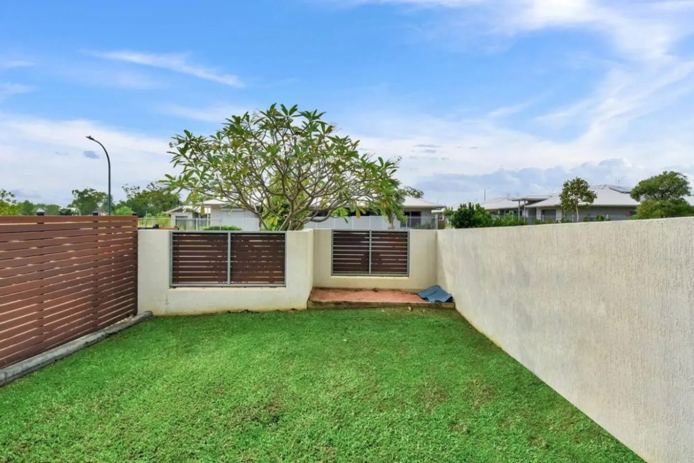Zen Courtyard: garden - patio - garage 12