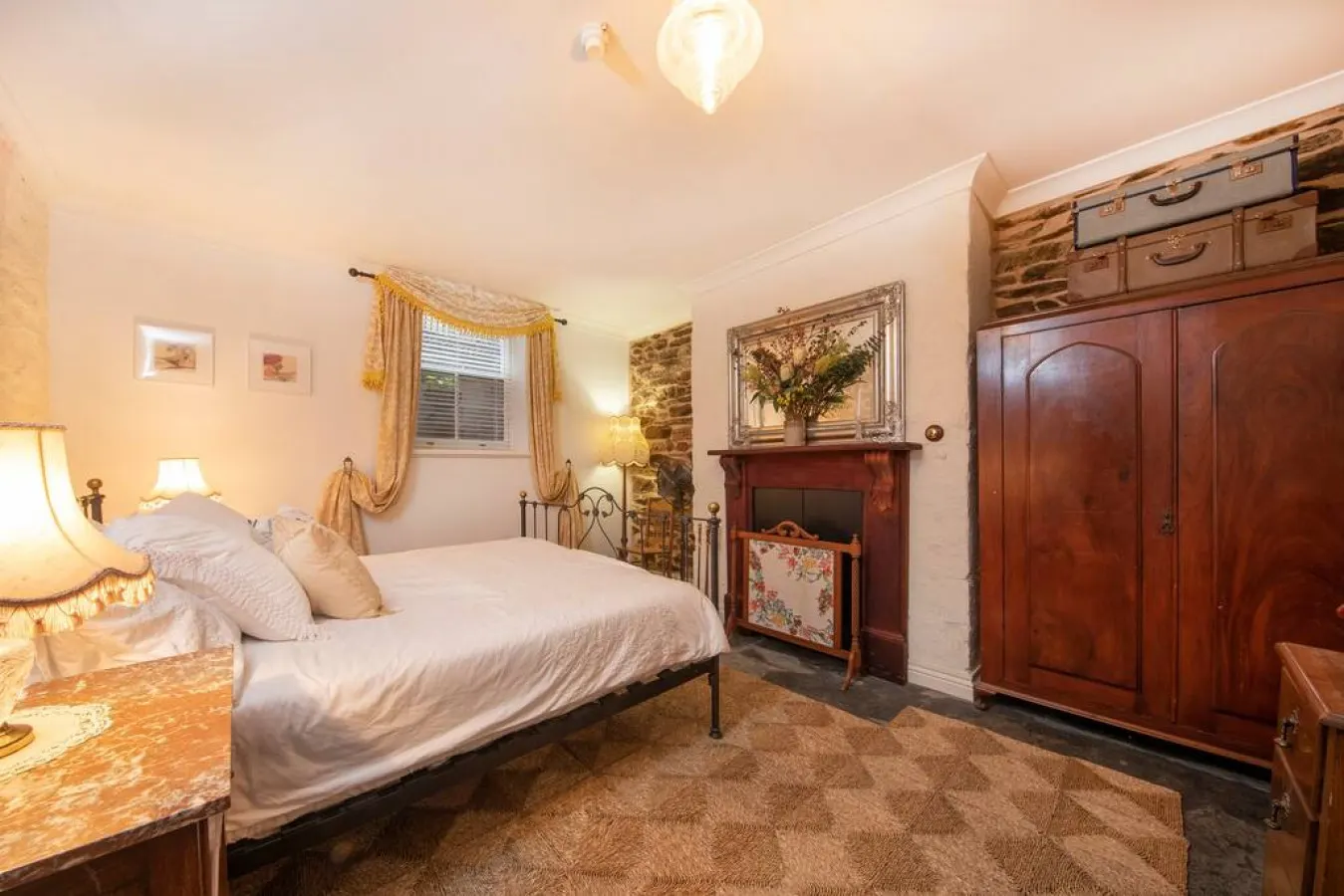 The Burrow on Botanic—Timeless Elegance in the CBD — photo 5