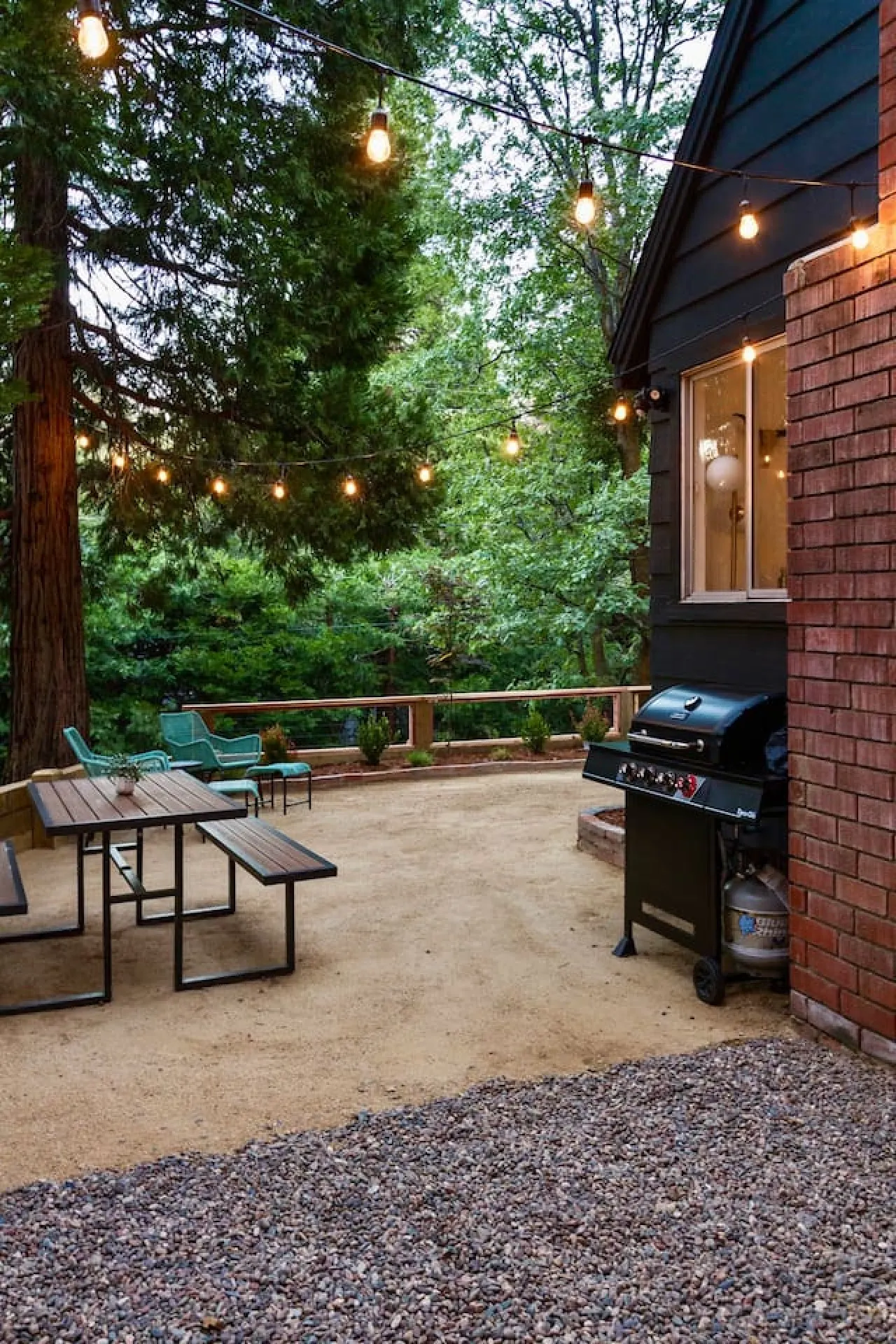 Black Pine - 4BR Lake Arrowhead Cabin | Family & Pet-Friendly — photo 3