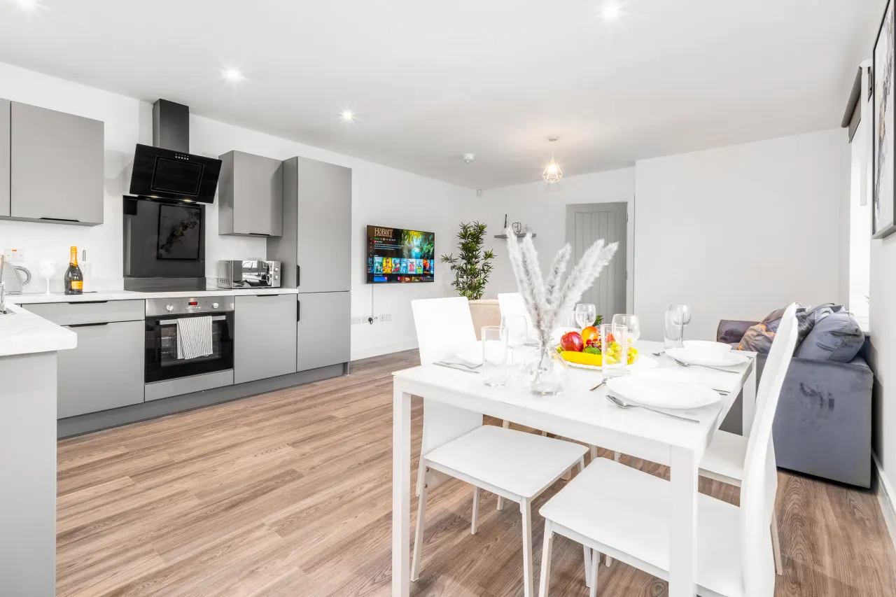 The Marsons Collection - Two Bedroom Apartment - Balcony - Parking - Smethwick 13