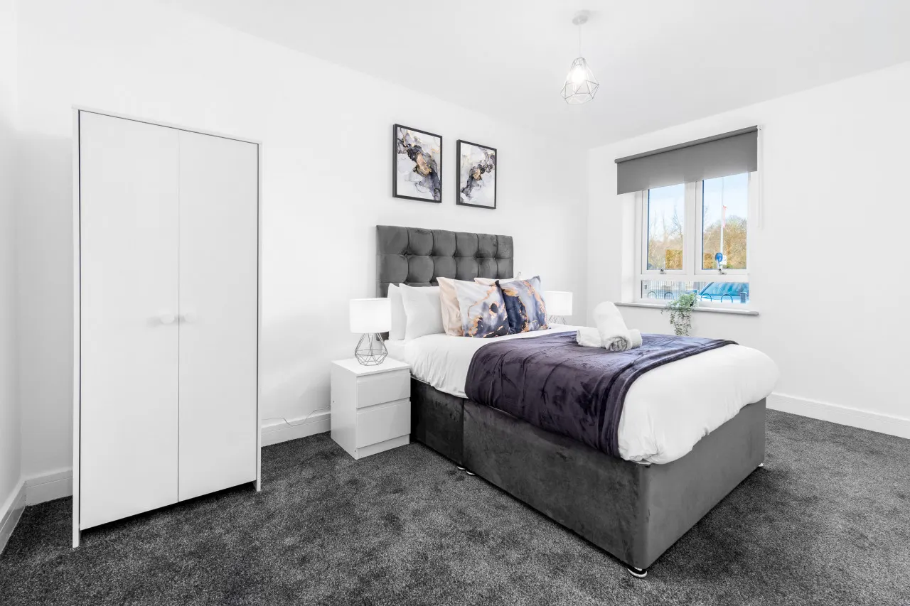 The Marsons Collection - Two Bedroom Apartment - Balcony - Parking - Smethwick 14
