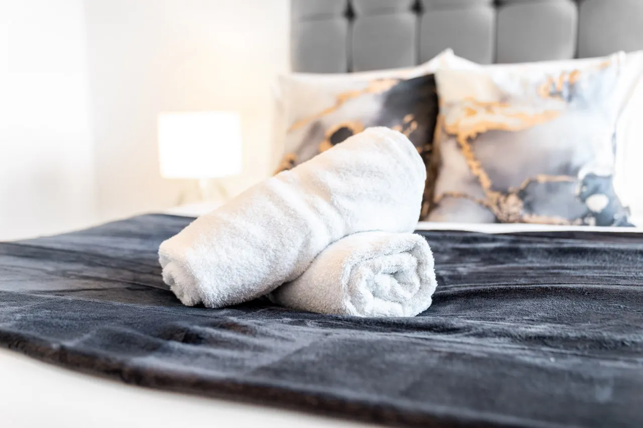 The Marsons Collection - Two Bedroom Apartment - Balcony - Parking - Smethwick 15