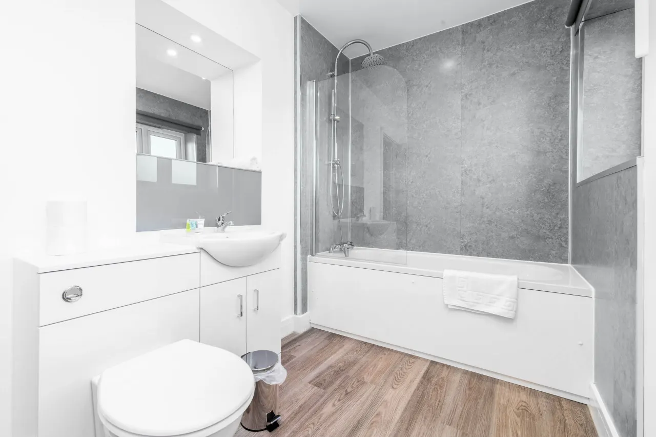 The Marsons Collection - Two Bedroom Apartment - Balcony - Parking - Smethwick — photo 4