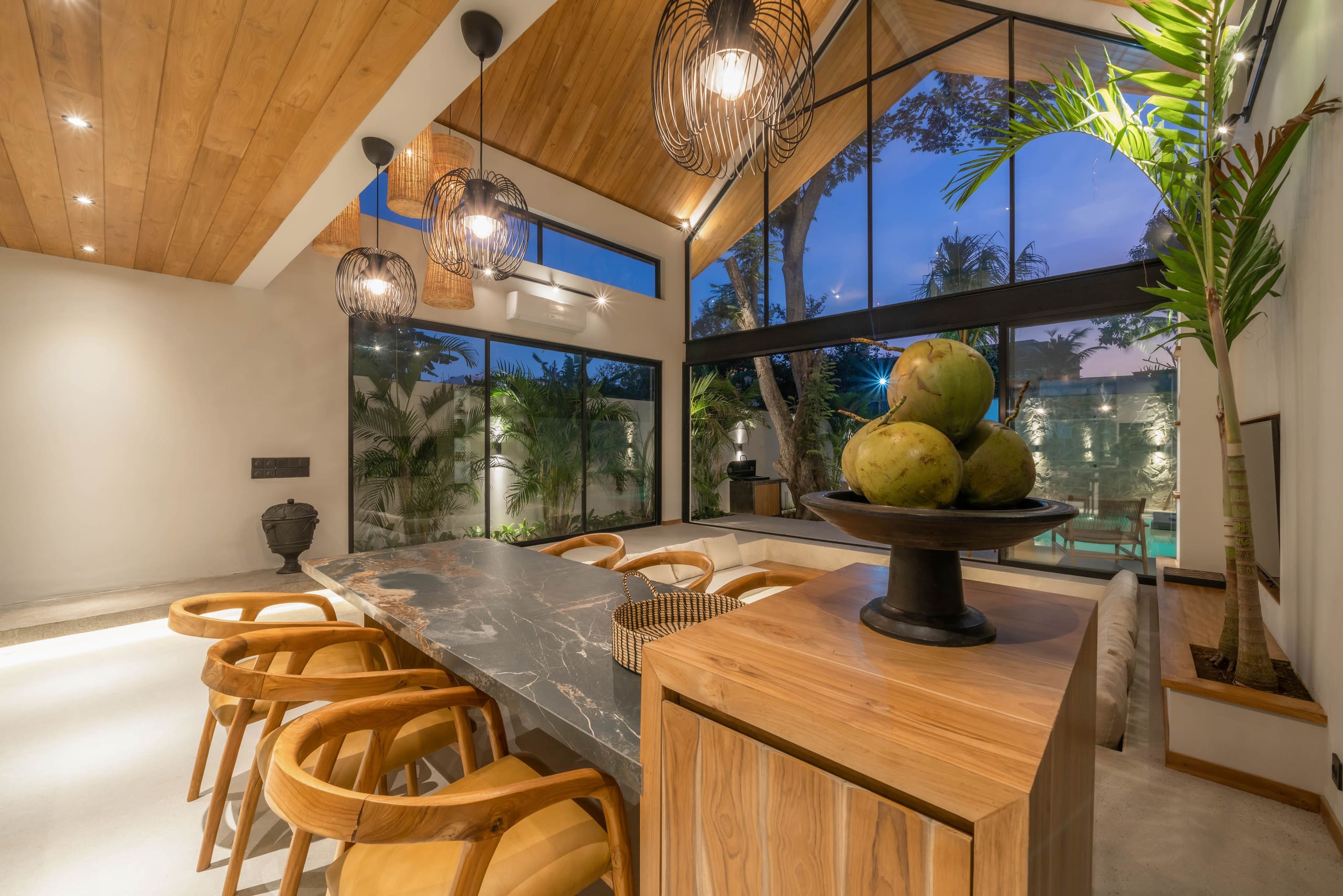 Luxe & Stylish 3BR Villa Just Steps from the Beach 25