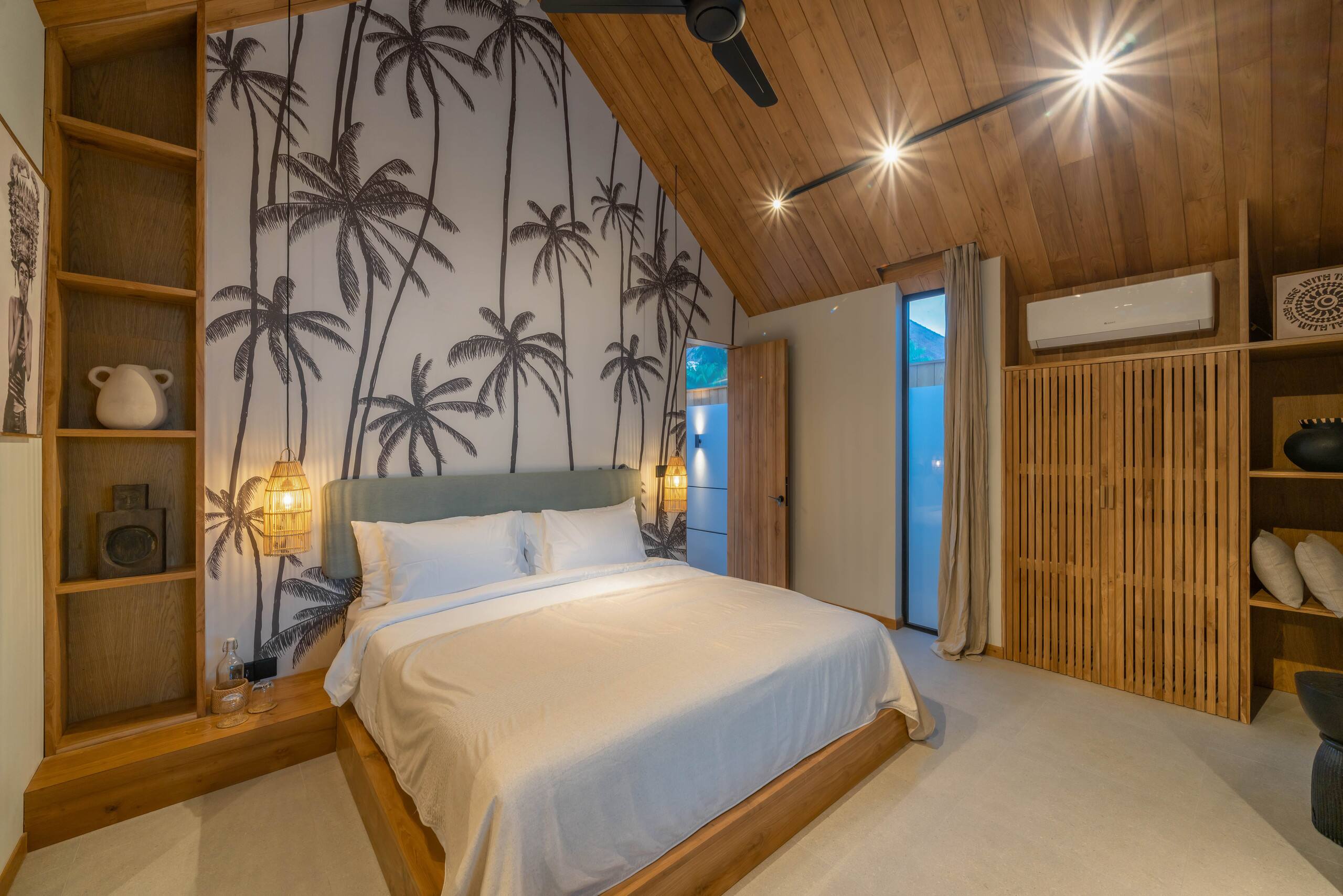 Luxe & Stylish 3BR Villa Just Steps from the Beach 38