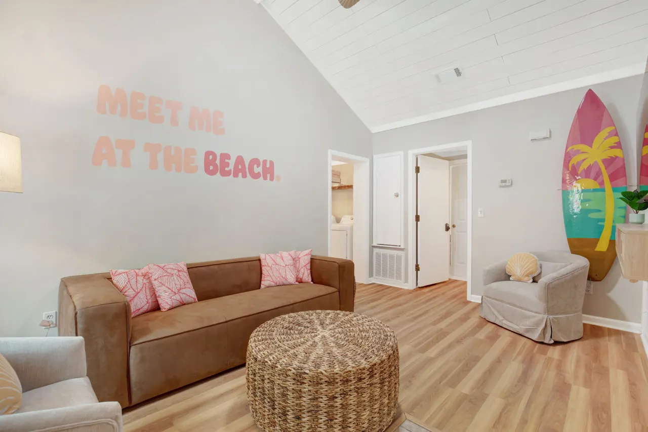 6 Bed 4 ba Resort Style Home Heated Pool and Pool House 20