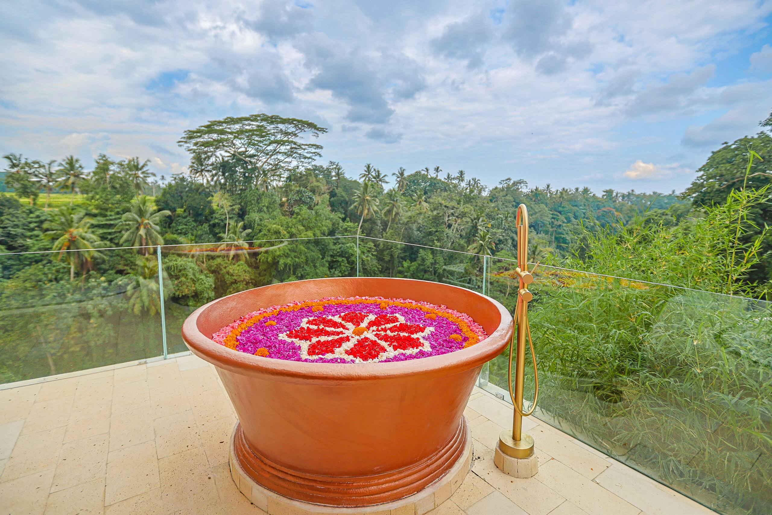 360° Sky View Jungle/River @ VillaCellaBella 15
